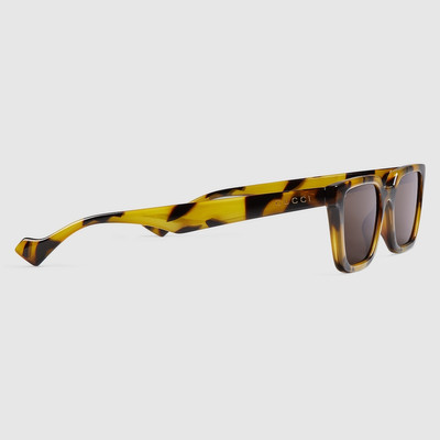 GUCCI Cat-eye shaped frame sunglasses outlook