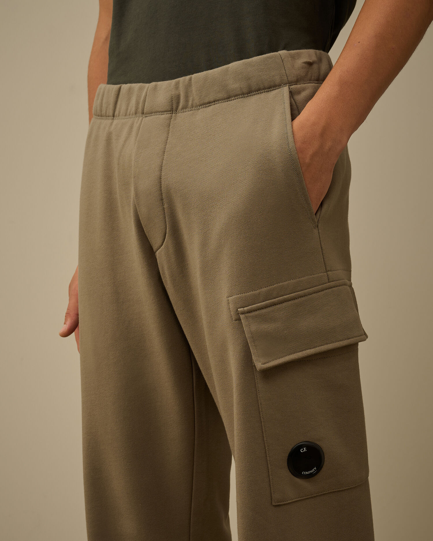 Diagonal Raised Fleece Cargo Lens Sweatpants - 5