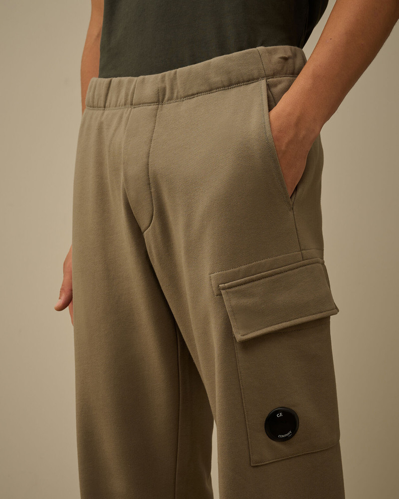 Diagonal Raised Fleece Cargo Lens Sweatpants 5