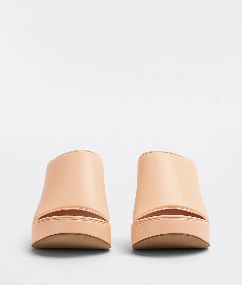 Bottega Veneta wedge outlook