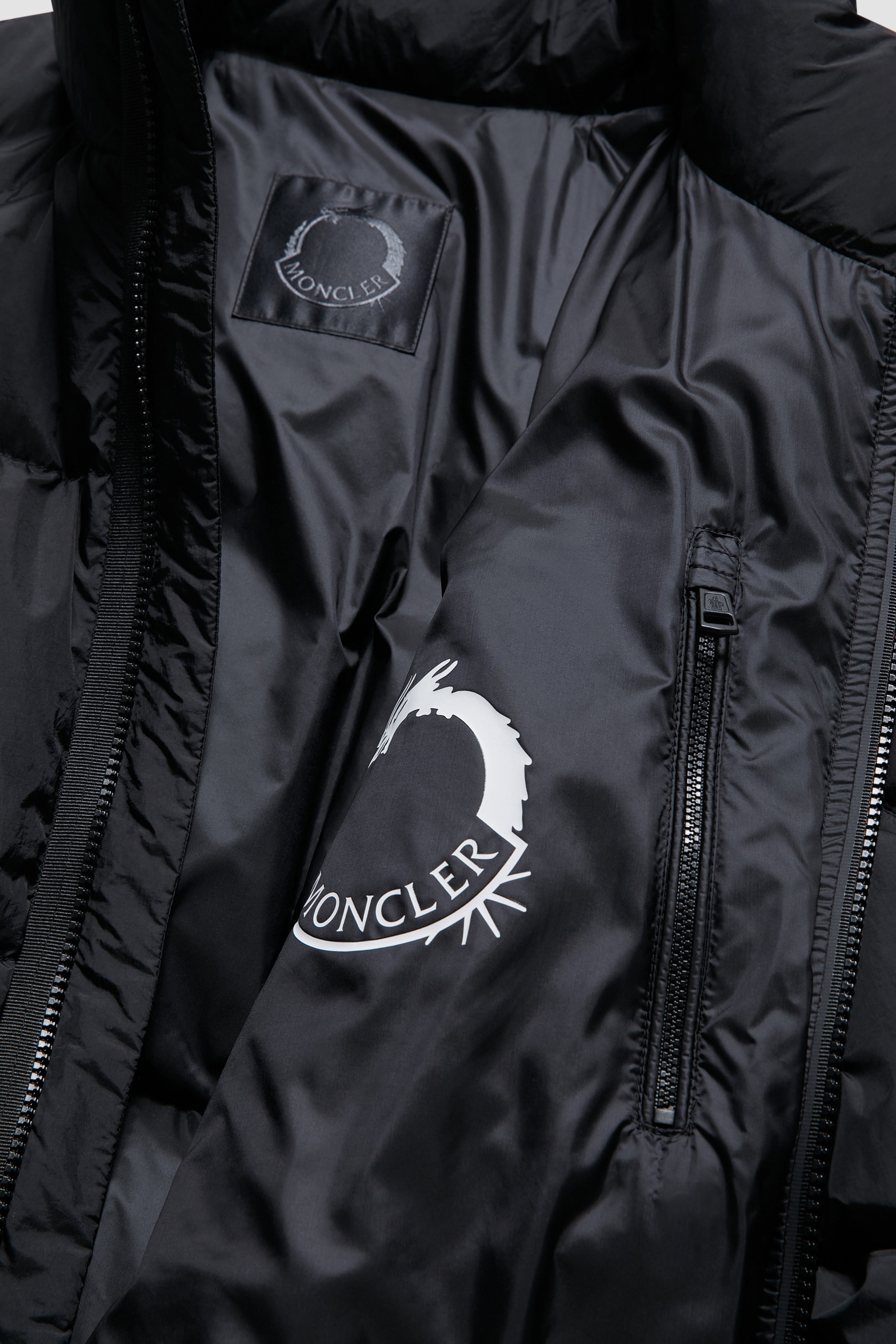 【MONCLER】YAZI ショート ダウン ジャケット Moncler Yazi Short Down Jacket | REVERSIBLE