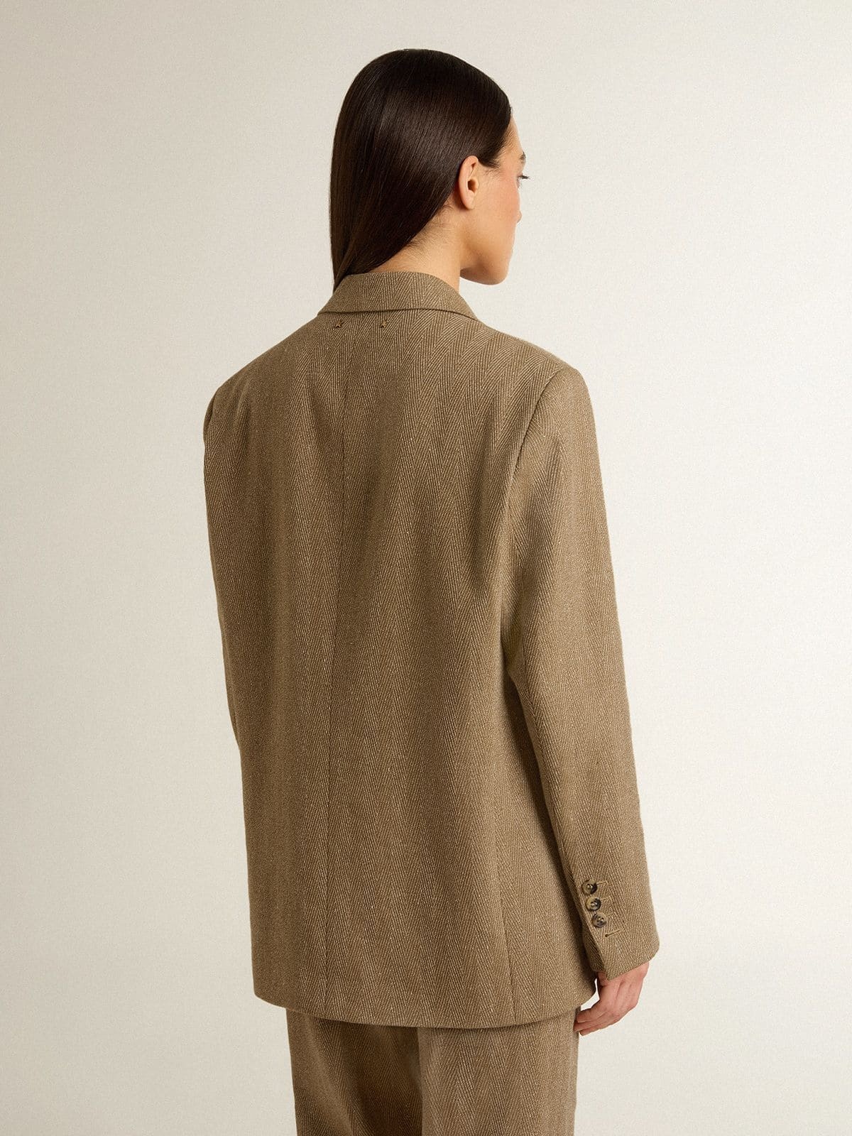 Women's single-breasted blazer in sand-colored herringbone - 4