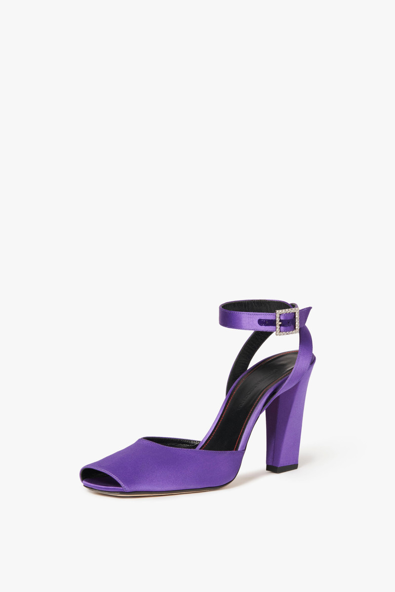 Victoria Beckham Eliza Sandal in Purple outlook