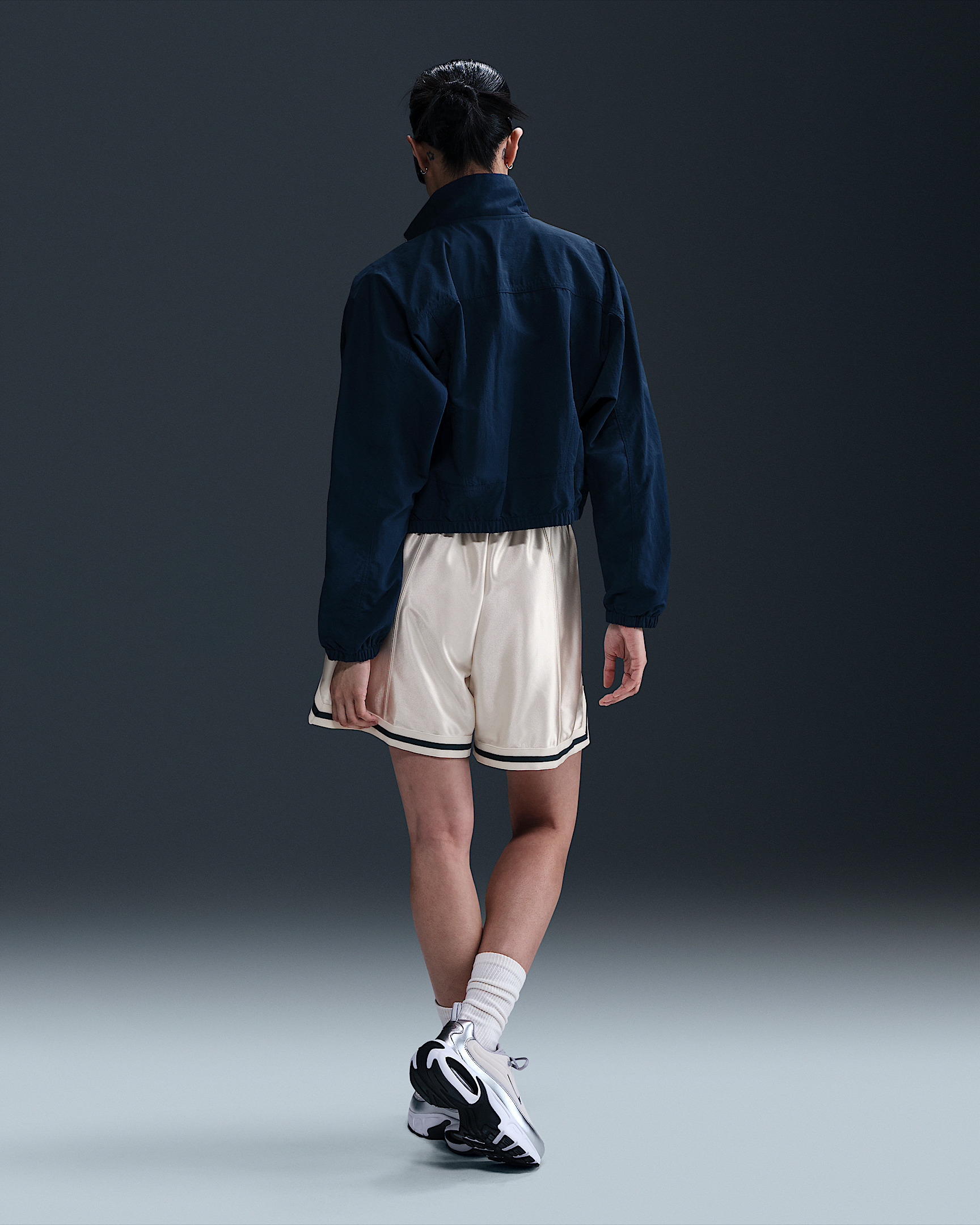 Nike Sportswear Women's Loose Mid-Rise Graphic Shorts - 4