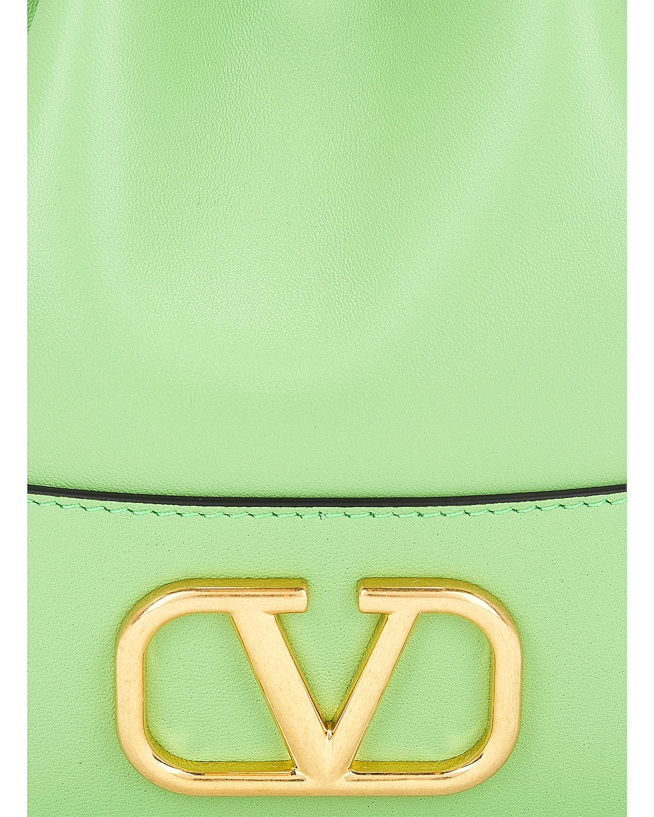 V Logo Signature Pouch - 7