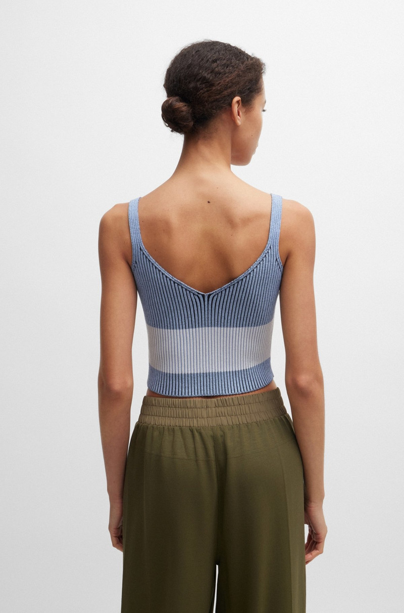 V-NECK VEST TOP IN A RIBBED KNIT 4