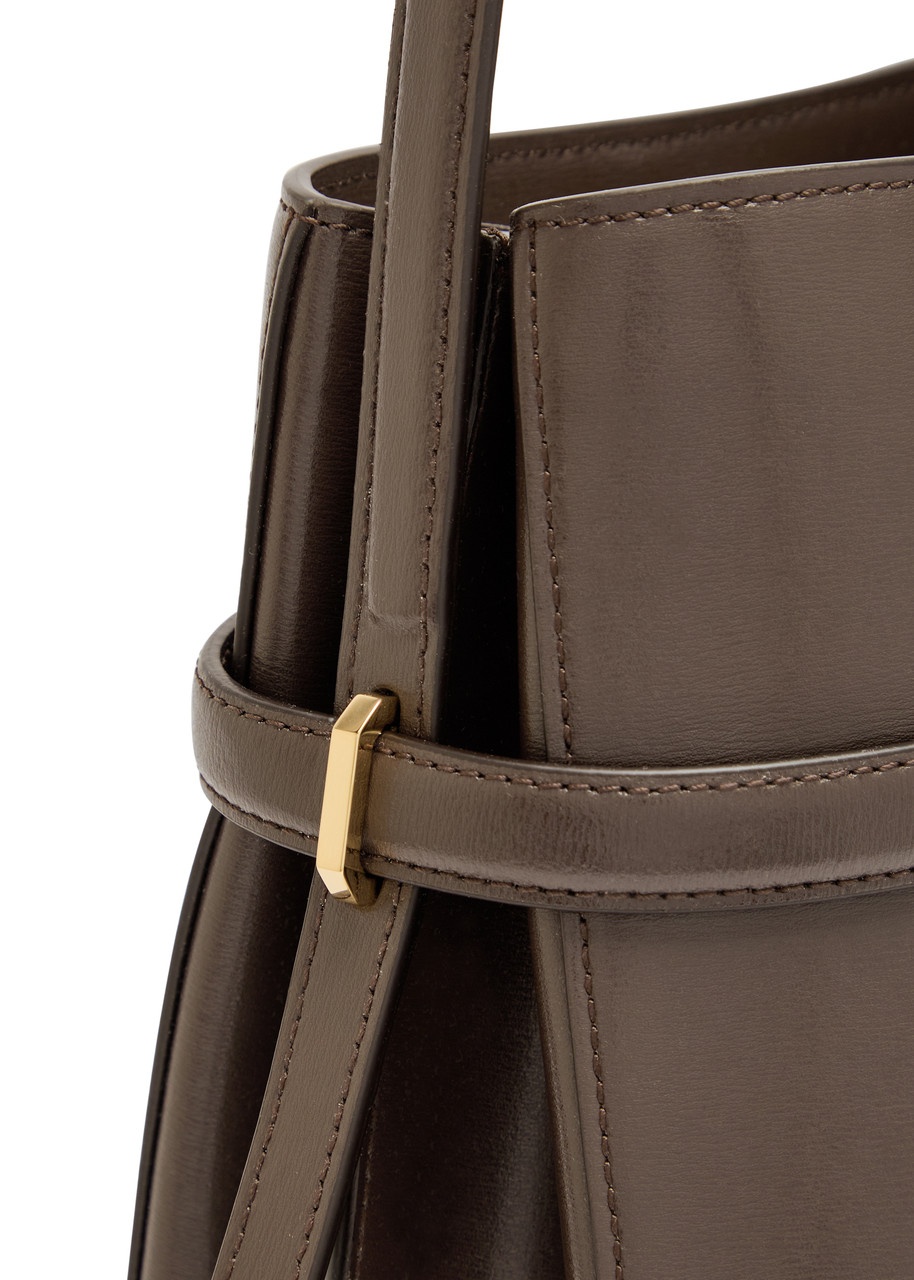 Toteme Belted Leather Bucket bag - 3