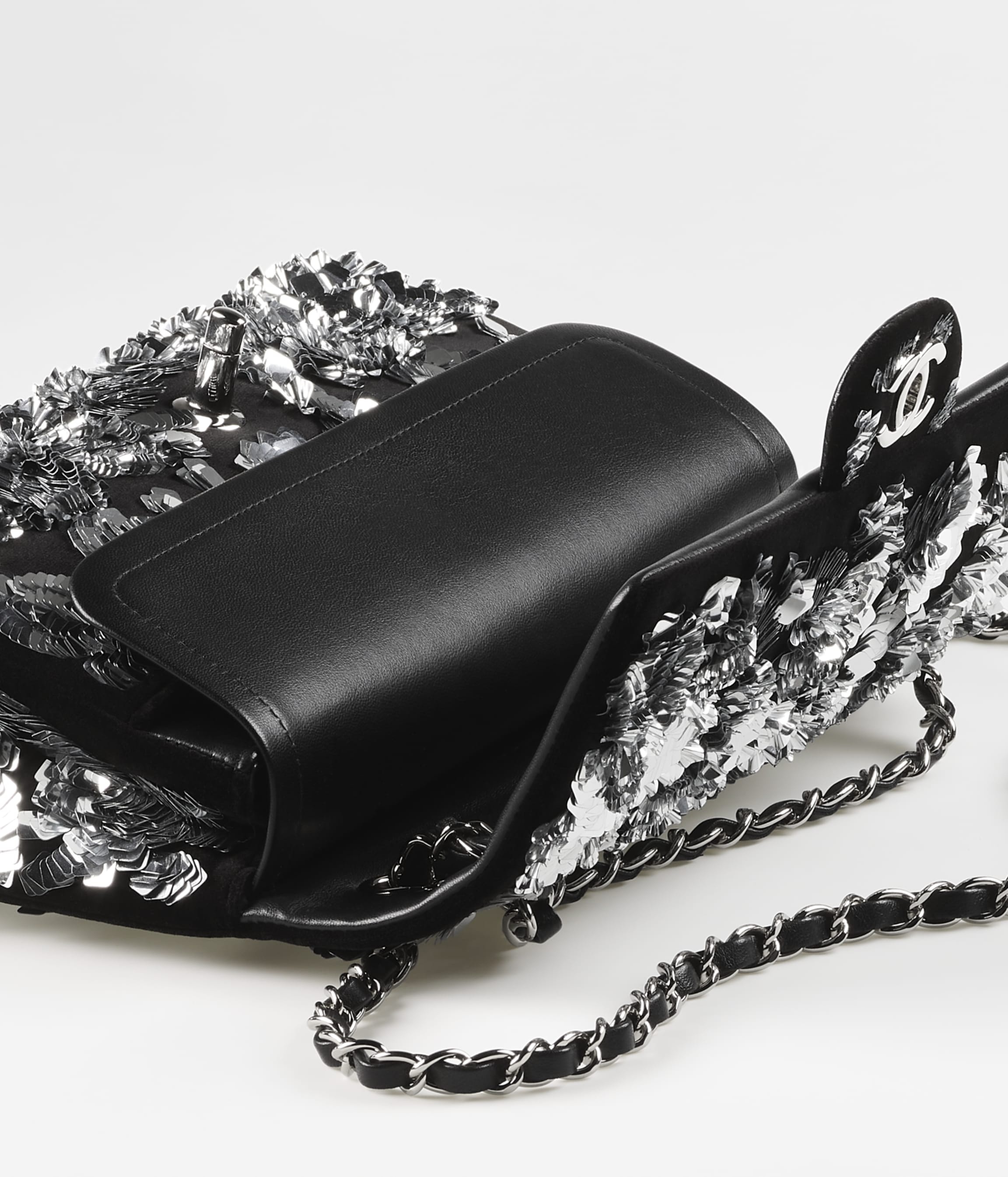 Classic Handbag - 3