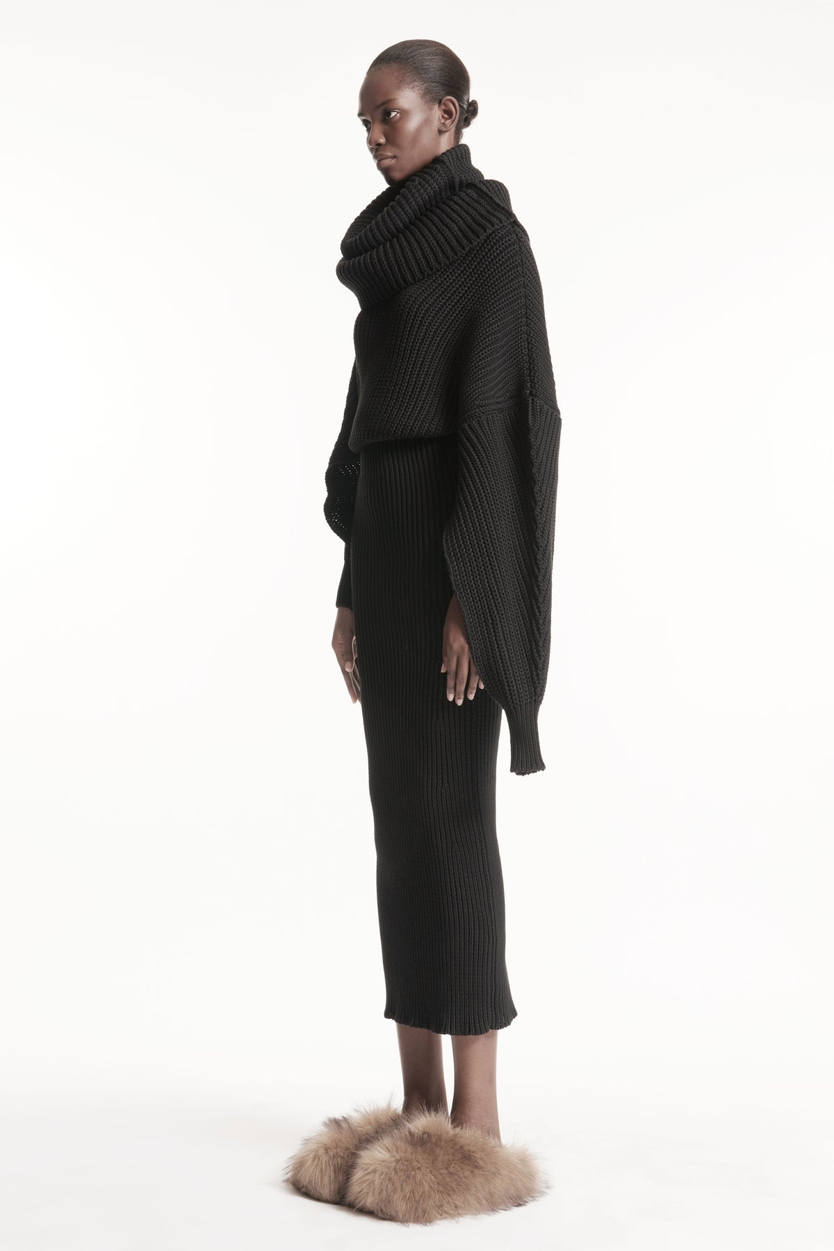 KNIT MAXI SNOOD DRESS WITH SLEEVE OPENING BLACK - 2