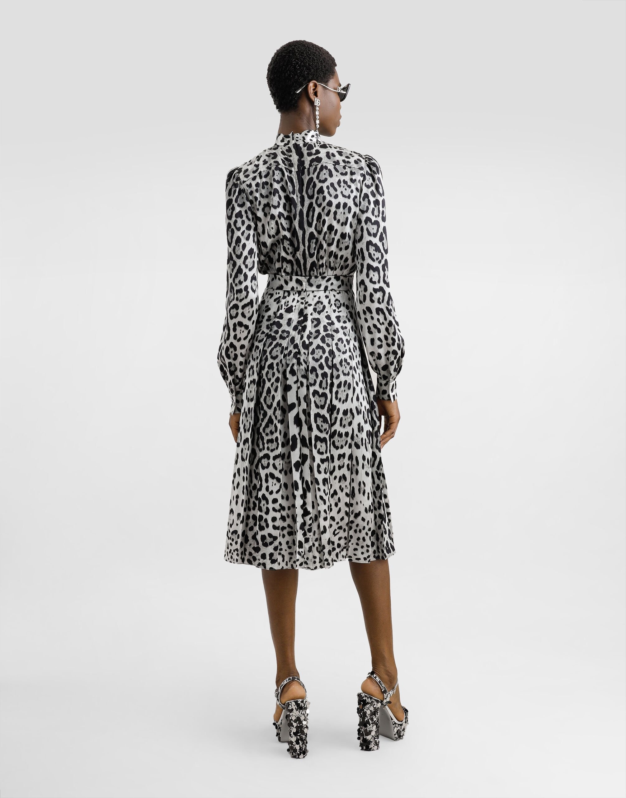 Satin calf-length shirt dress with pussy-bow and leopard print - 3