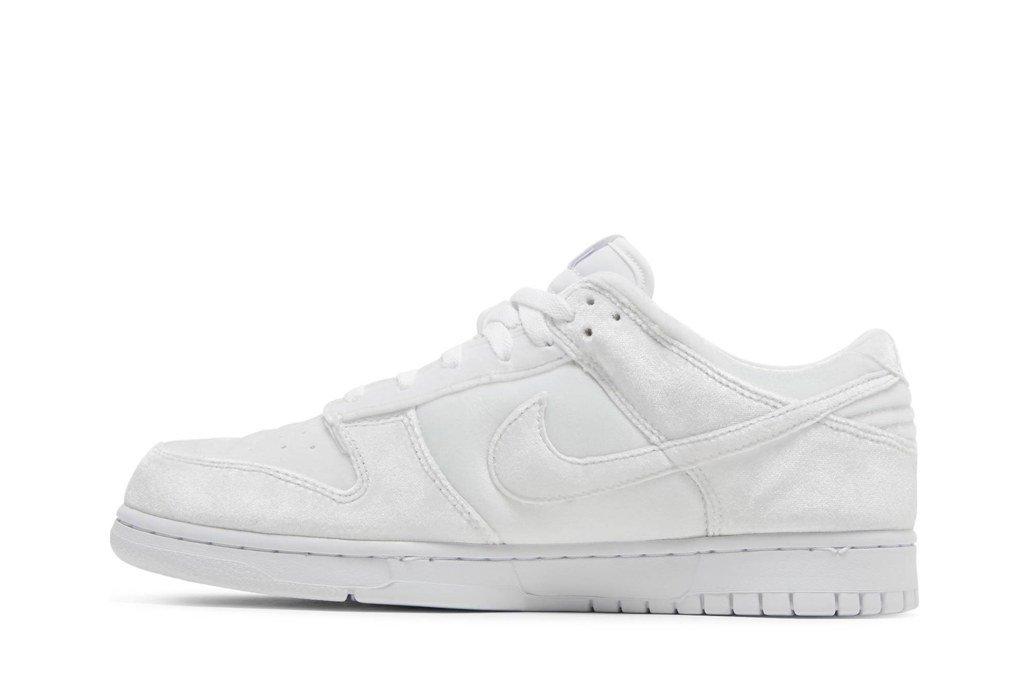 Dover Street Market x Dunk Low 'White Velvet' - 3