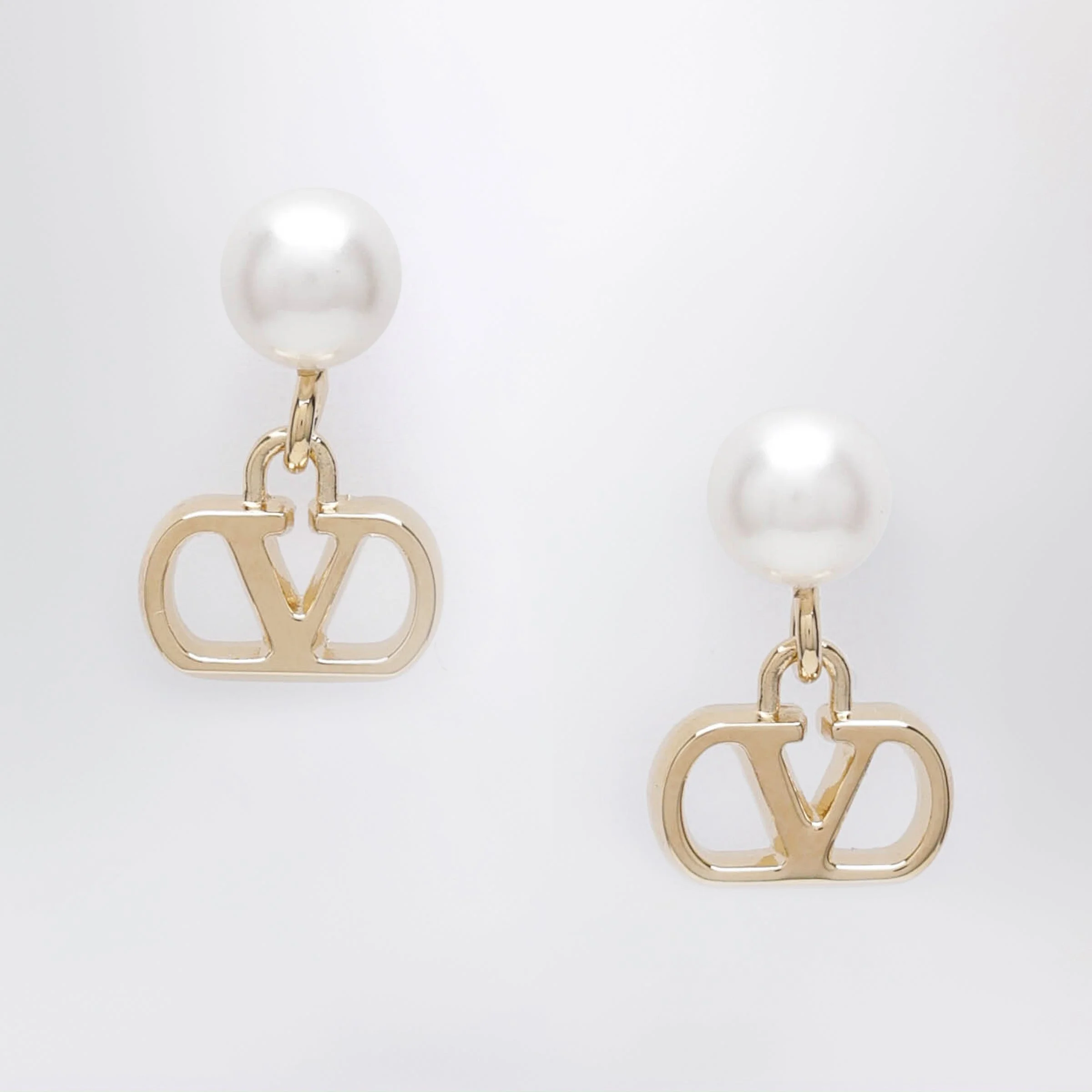 Gold-tone VLogo Signature earrings with pearl - 1