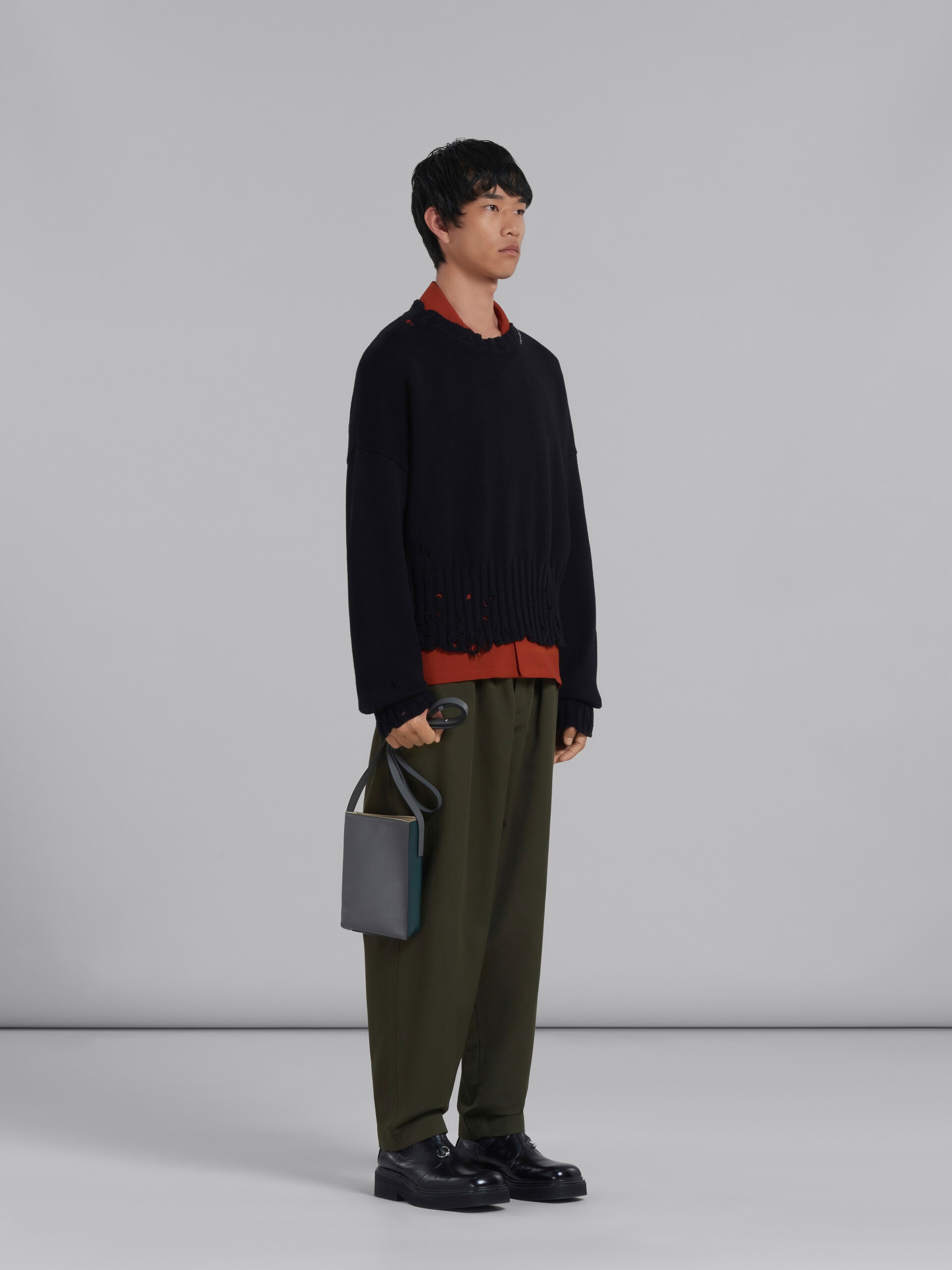 CROPPED TROUSERS IN GREEN GABARDINE - 5