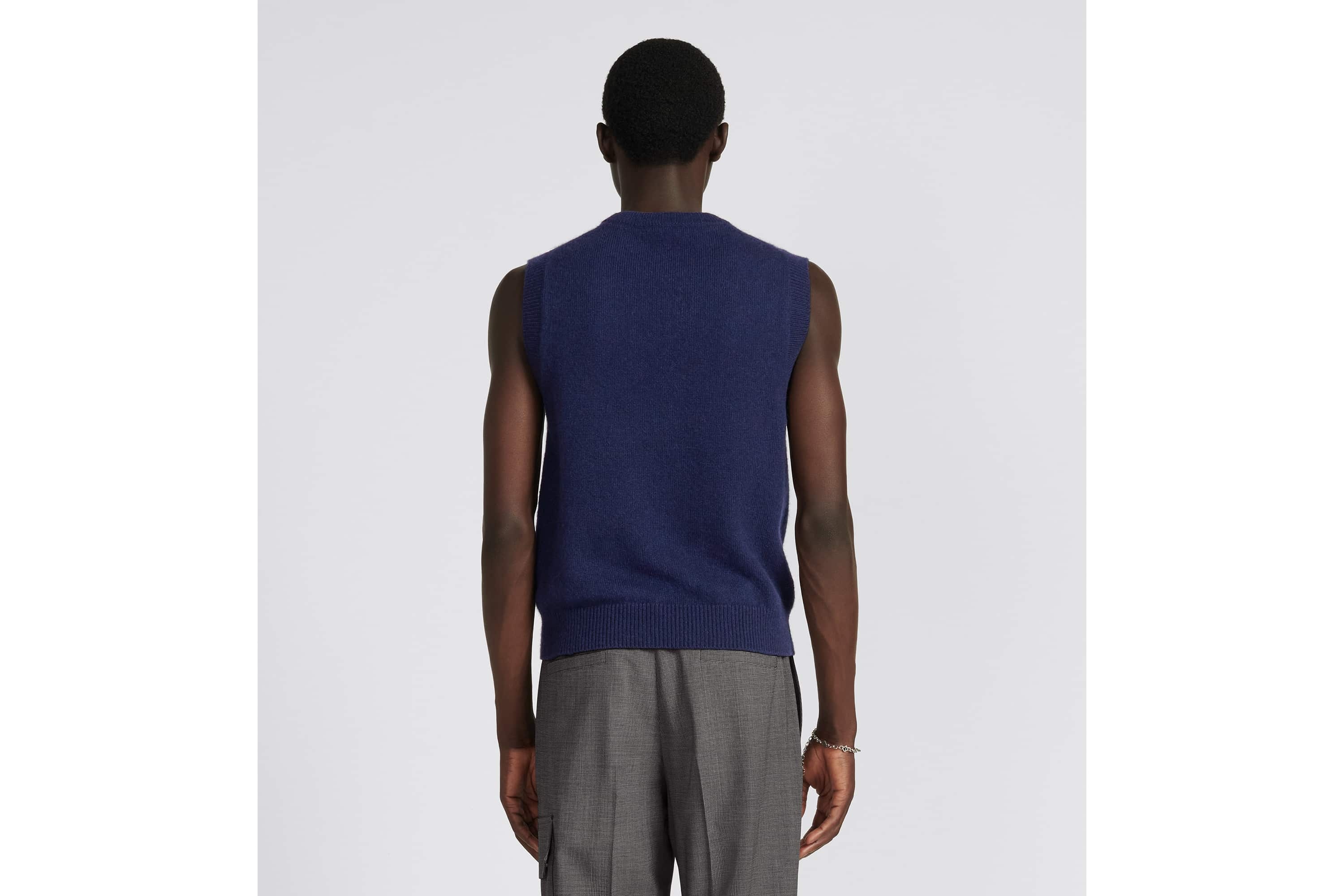 Sleeveless Sweater - 6