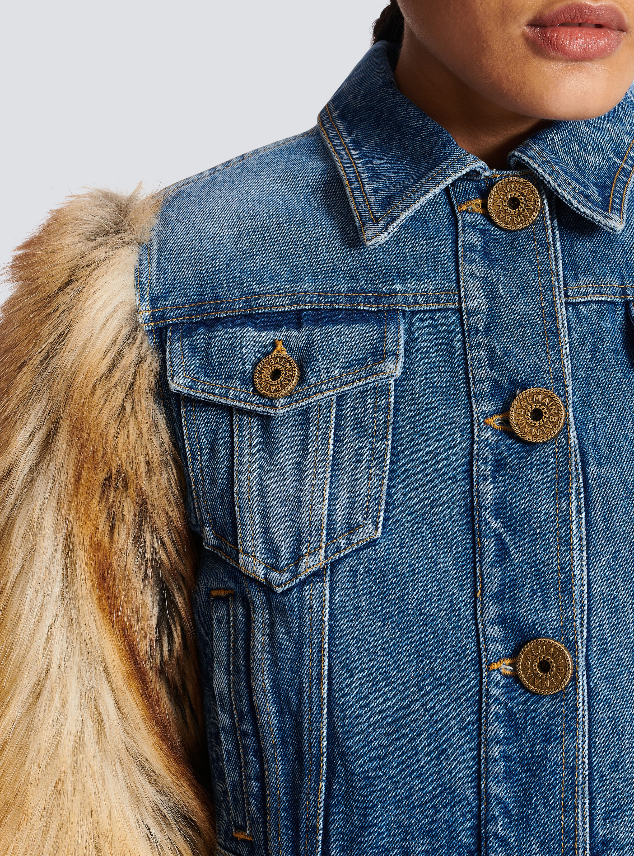 Denim and faux fur jacket - 9