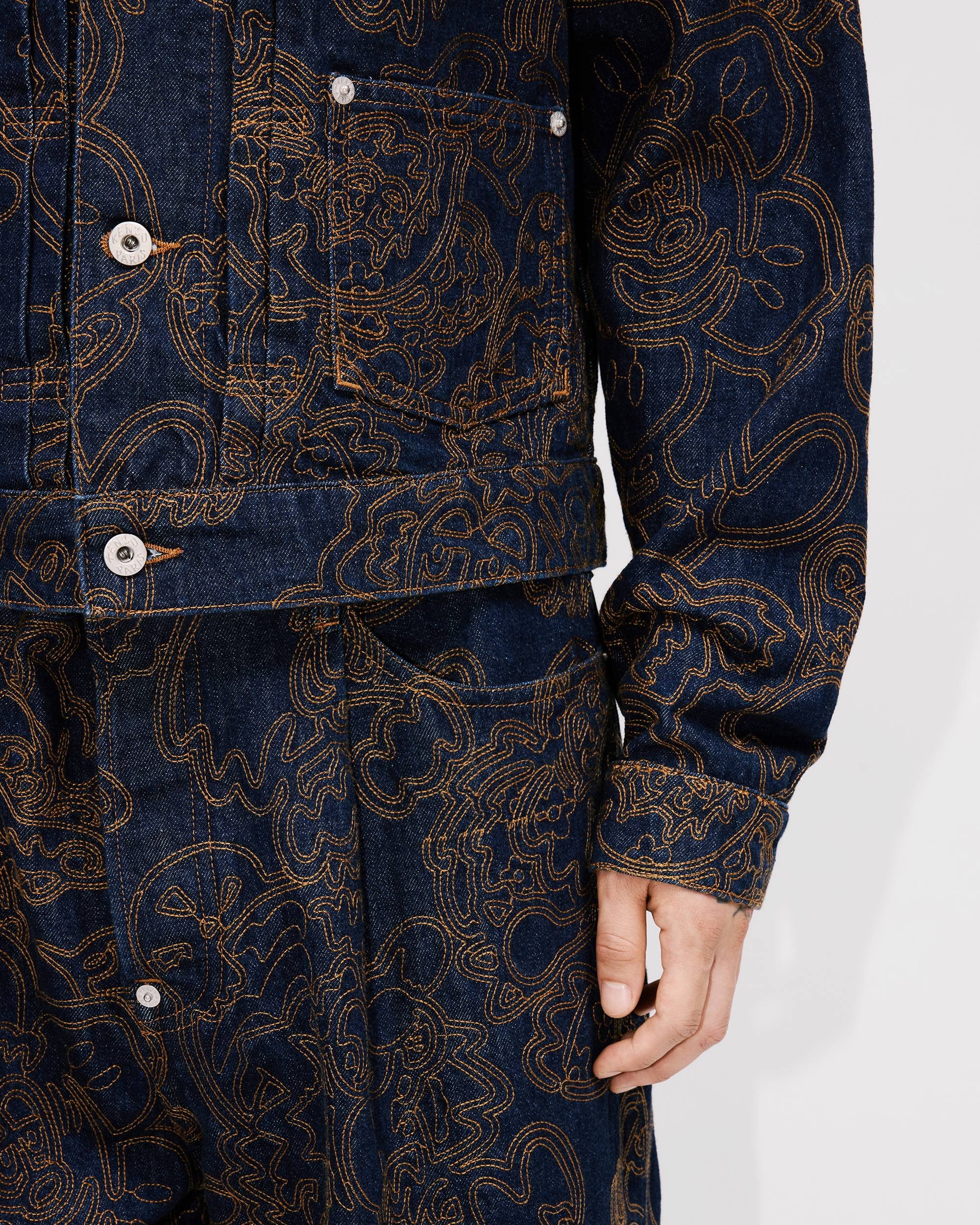 'KENZO by Verdy' embroidered trucker jacket in japanese denim - 7