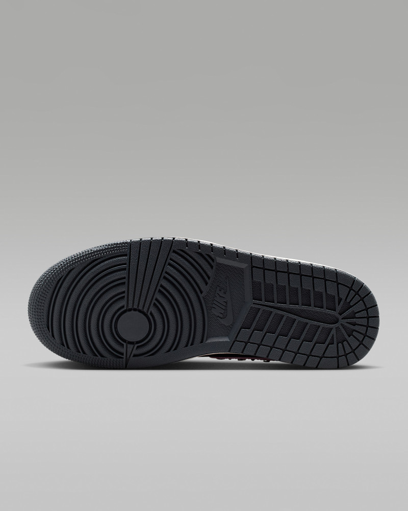 Jordan Air Jordan 1 Mid SE Women's Shoes outlook