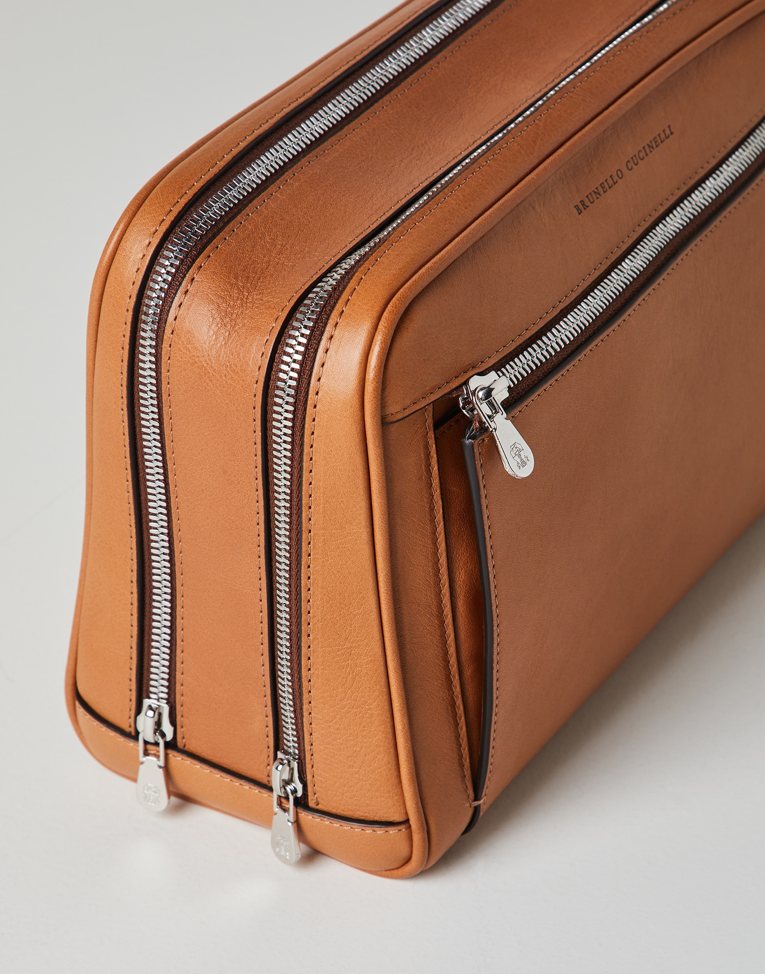 Cowhide beauty case with double zipper - 3