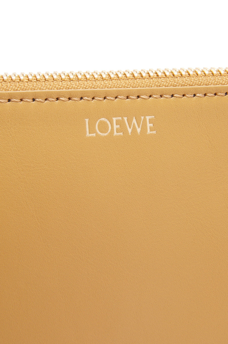 Knot T pouch in shiny nappa calfskin 5