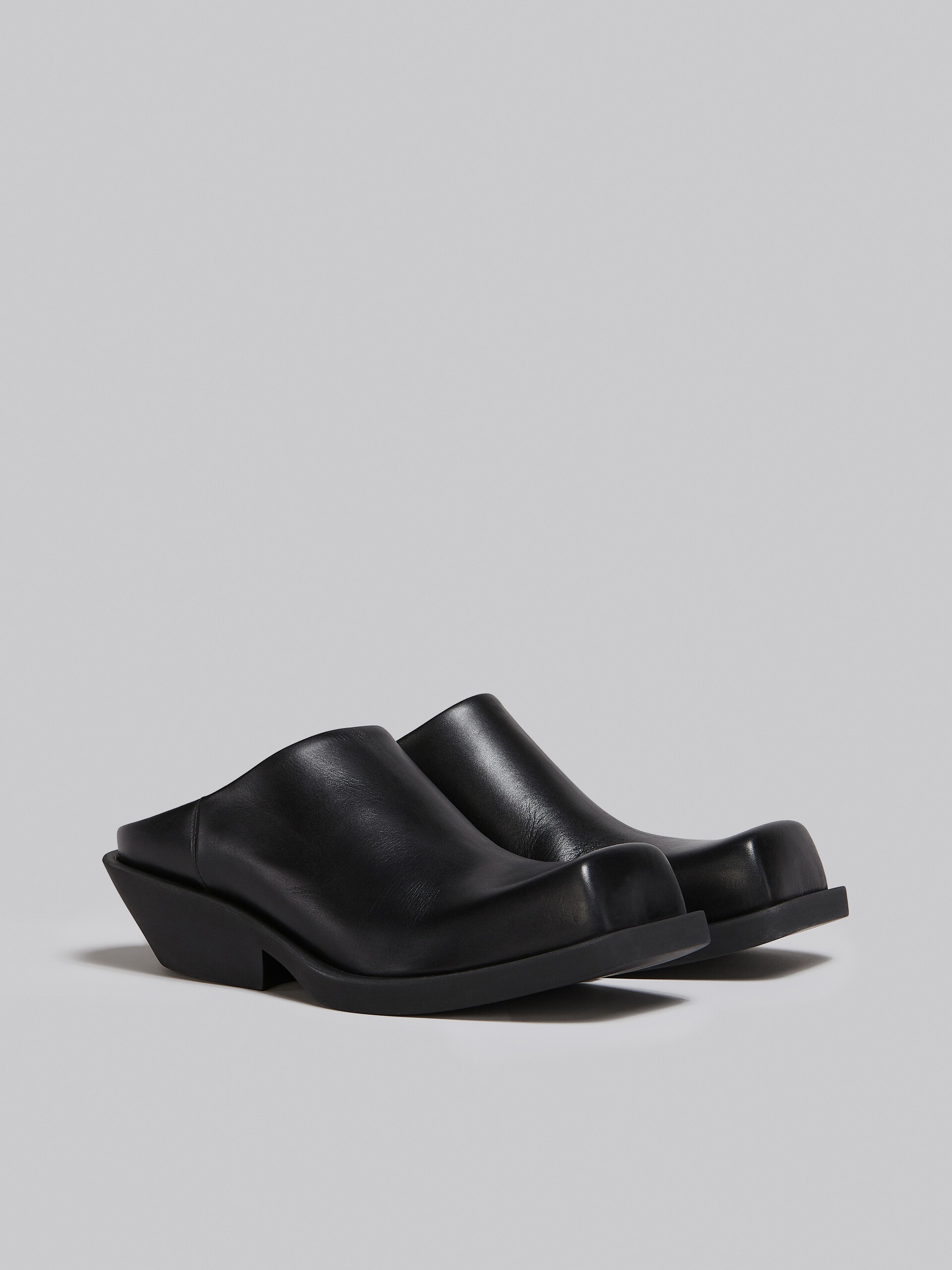 BLACK LEATHER SABOT - 2