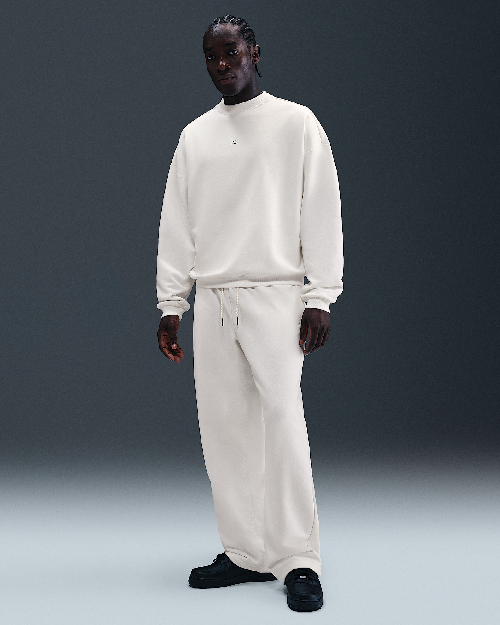 Nike Standard Issue Men's Therma-FIT Basketball Crew - 4