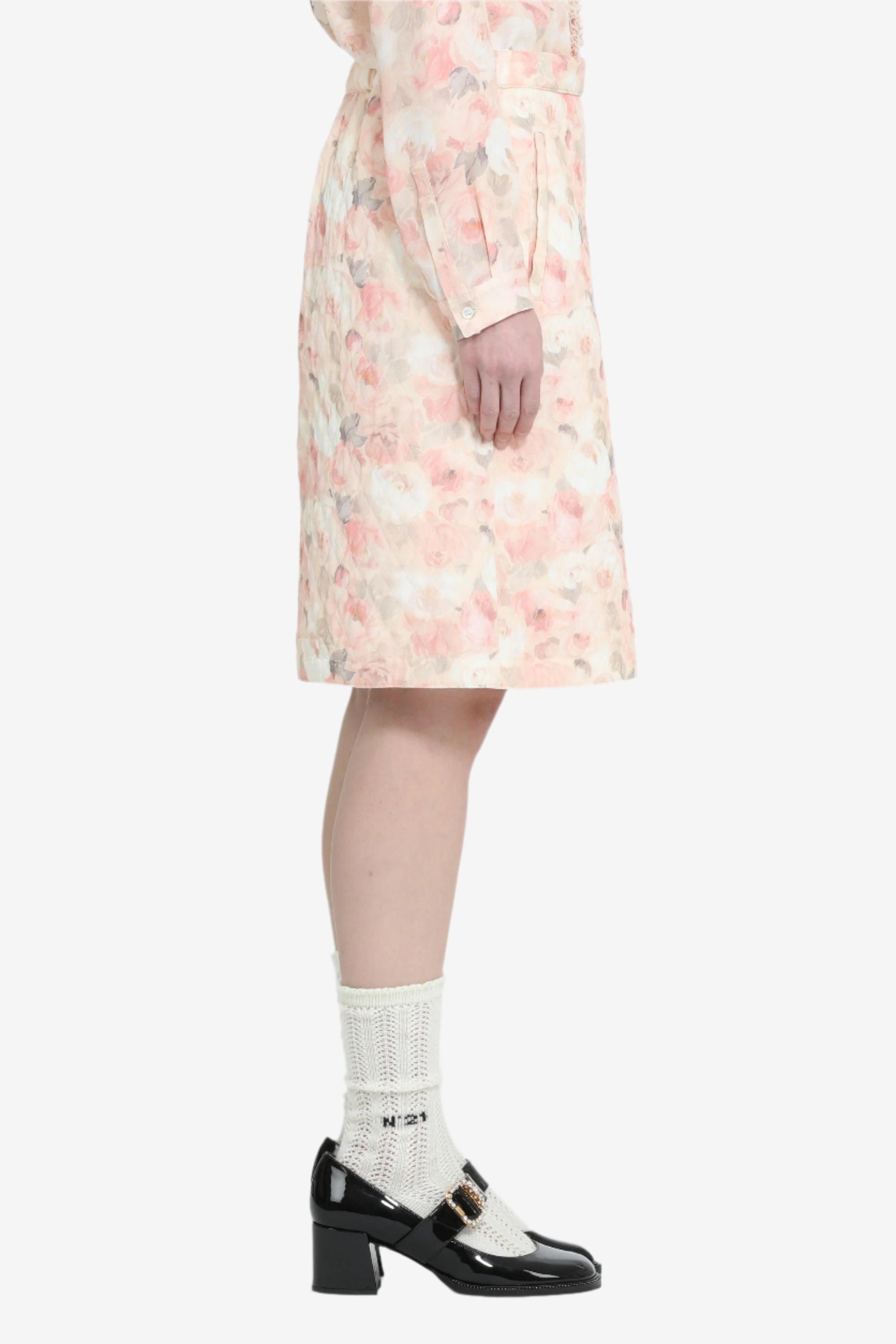 ABOVE-THE-KNEE WRAP SKIRT WITH FLORAL PRINT - 3