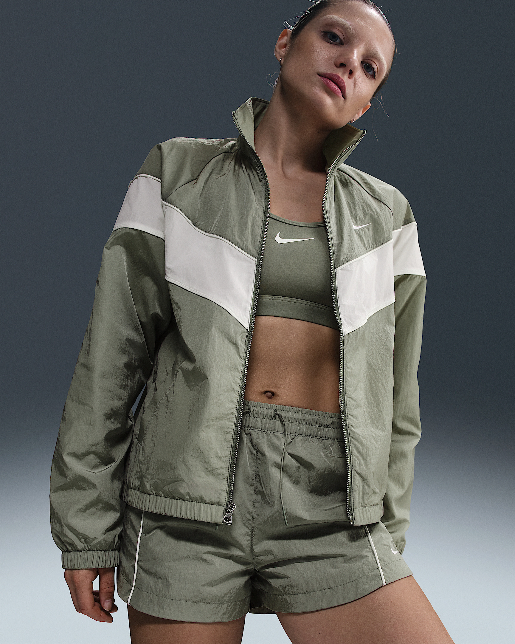 Nike Windrunner Women's Loose UV Woven Full-Zip Jacket - 1