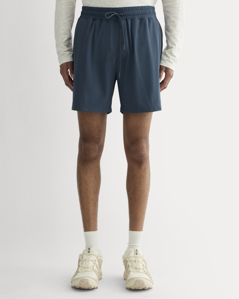 EVERLANE THE OFF-DUTY TECH SHORT outlook