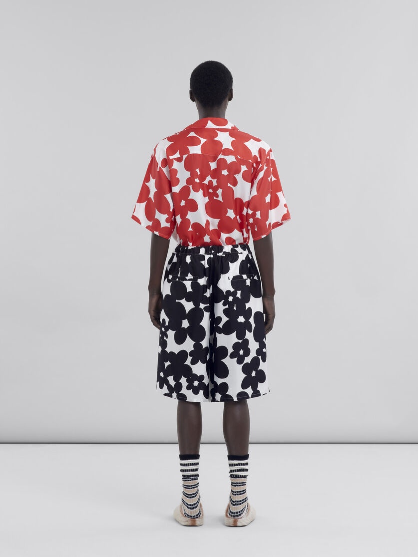 SILK BERMUDA SHORTS WITH BLACK AND WHITE DILLIES PRINT - 3