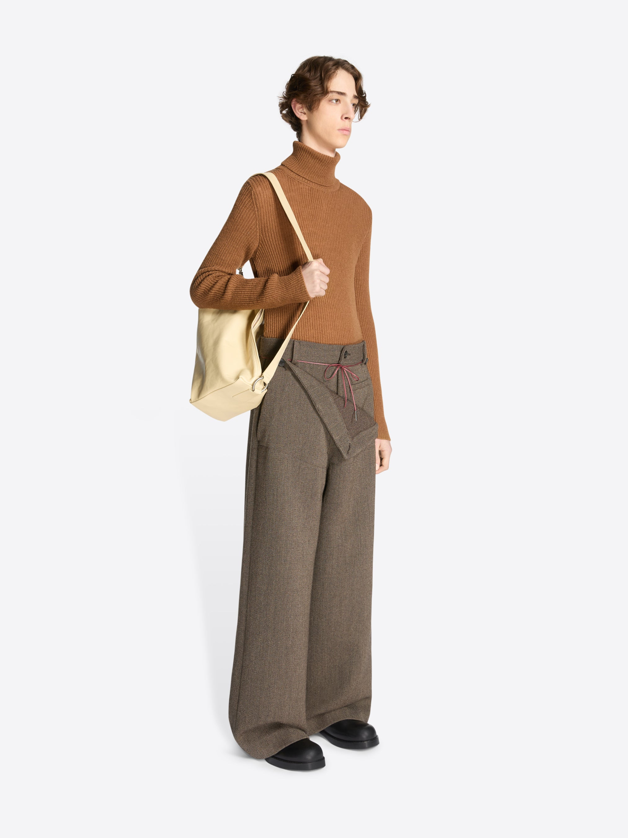 LEATHER CROSSBODY BAG - 6