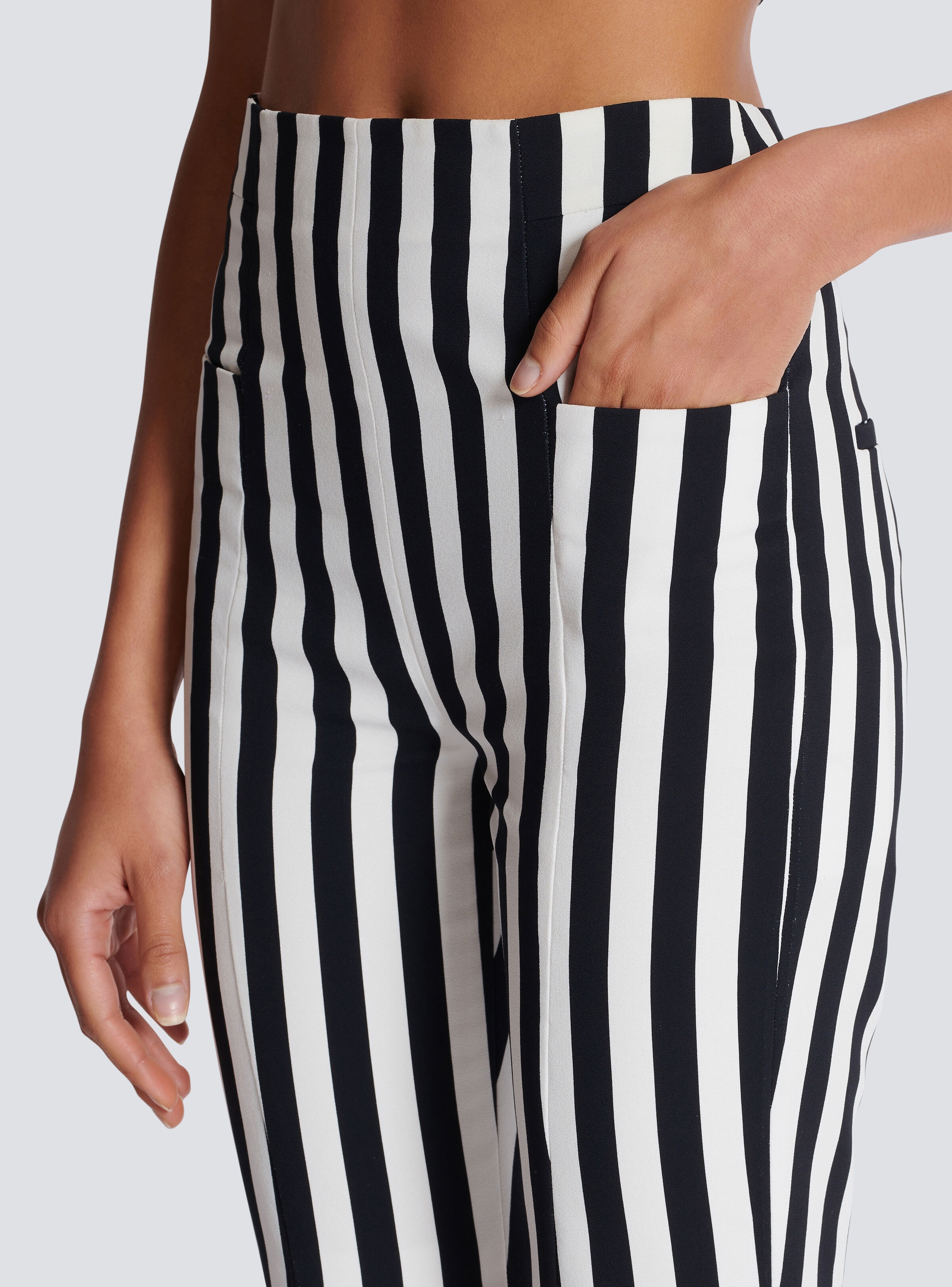 Striped crepe shorts - 6