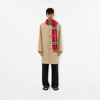 Burberry The Classic Cashmere Scarf outlook