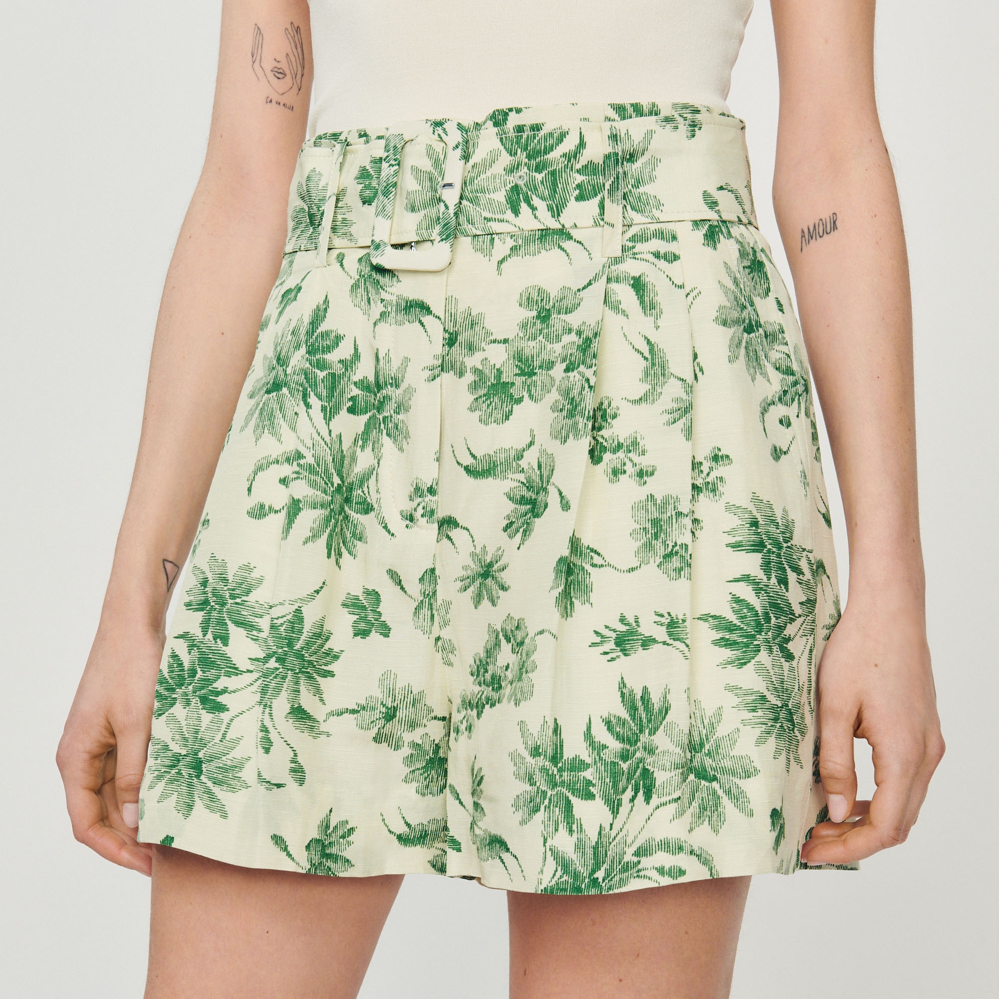 Loose printed palm tree shorts - 4