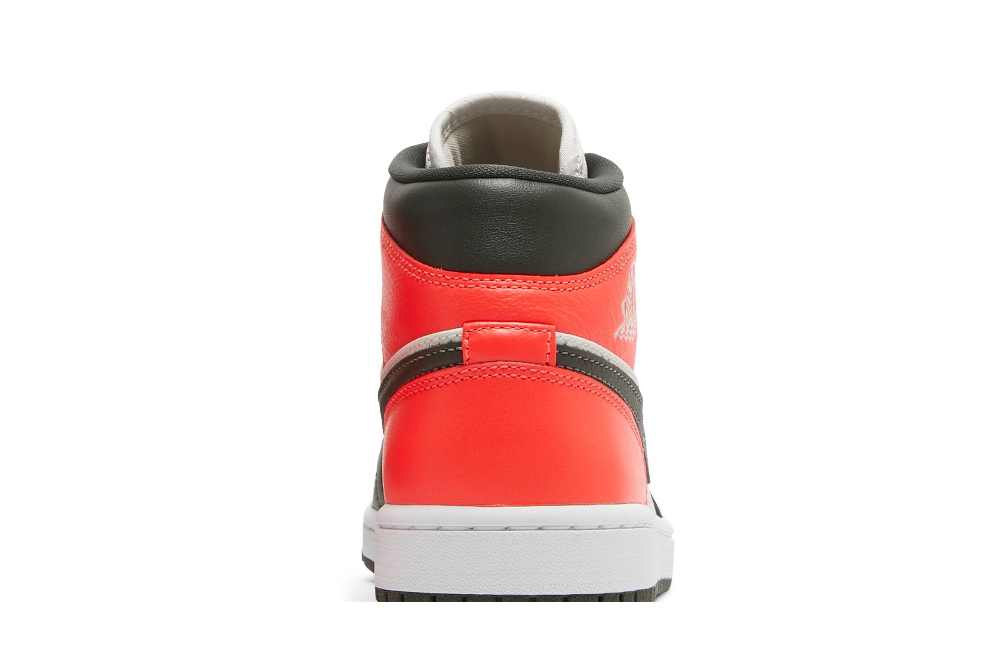 Wmns Air Jordan 1 Mid SE 'Newsprint' - 7