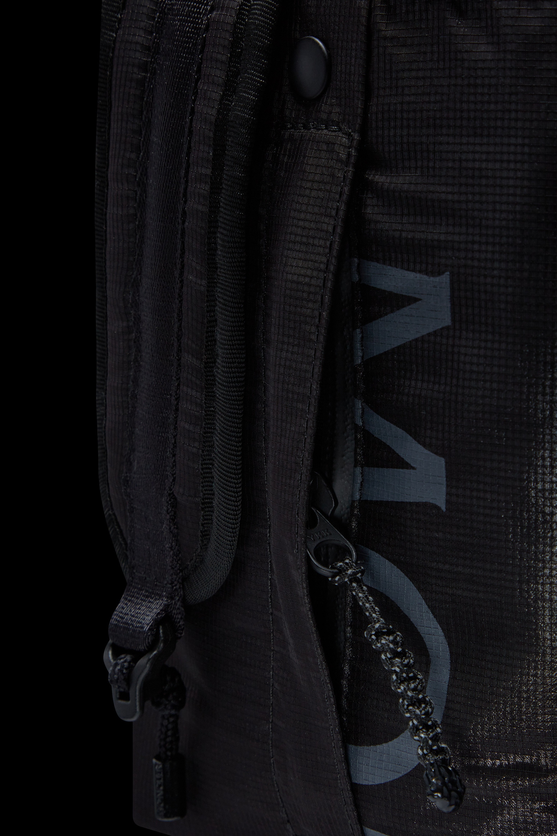 【MONCLER】ALCHEMY CROSSBODY BAG Moncler Alchemy Crossbody Bag | italist