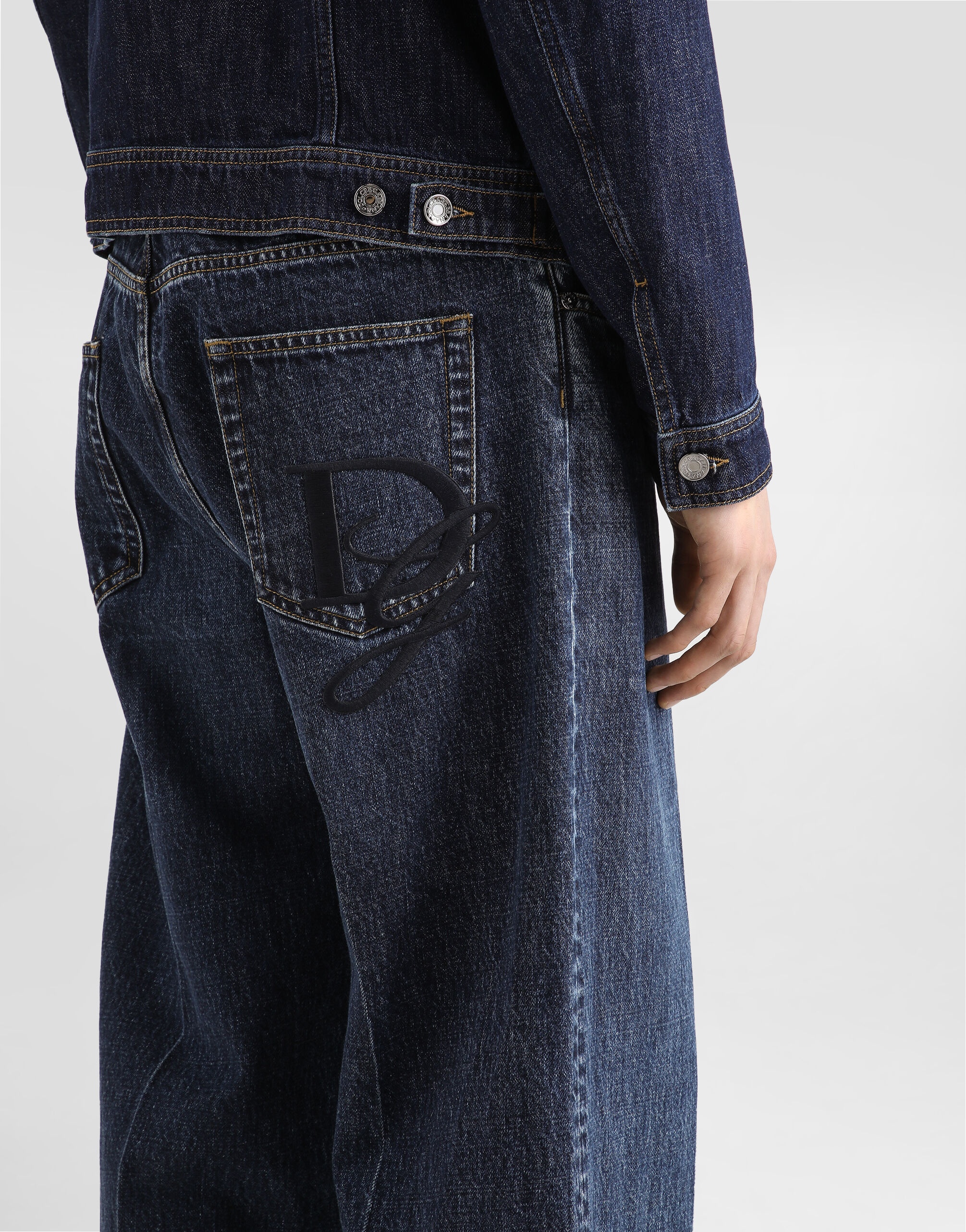Oversize cotton jeans with embroidered logo - 5