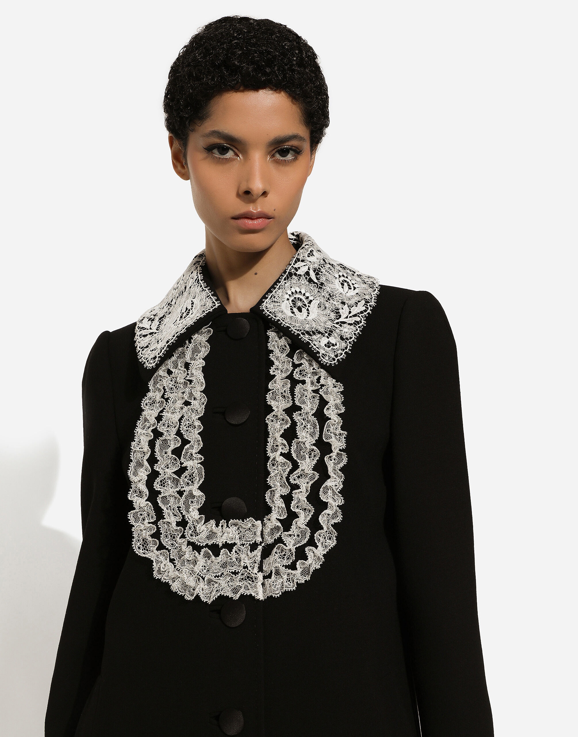 Short wool coat with lace details - 5