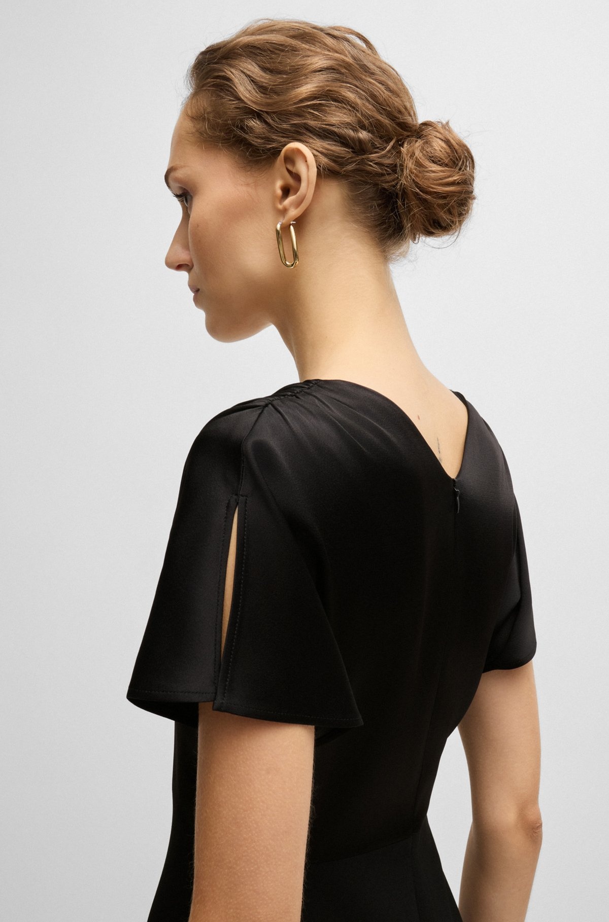 SLIM-FIT V-NECK DRESS IN MIXED MATERIALS - 5