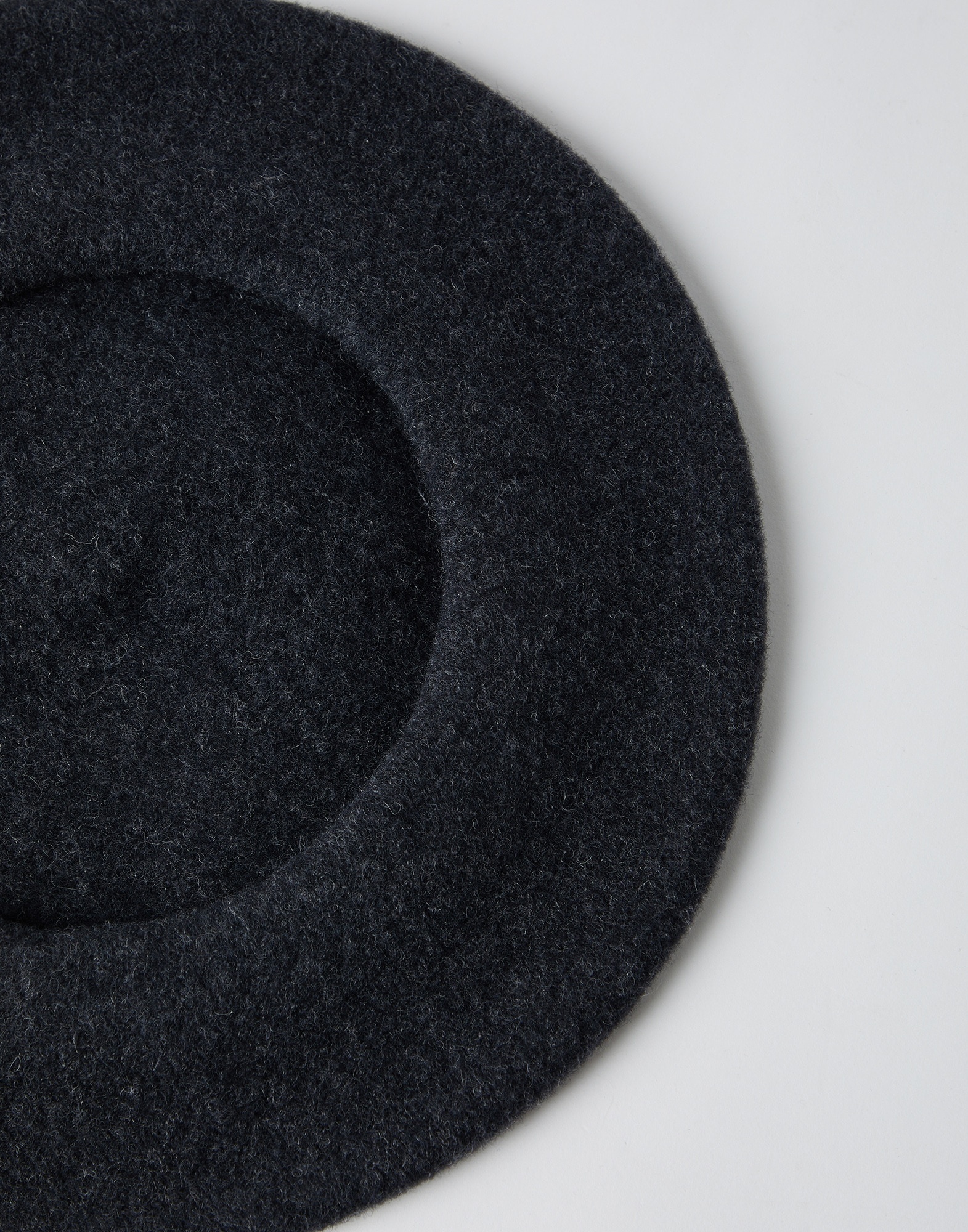 Wool beret with Precious detail - 2