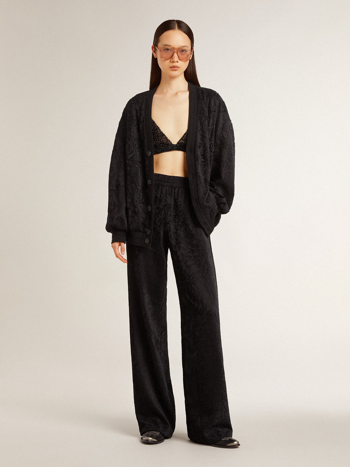 Women's black joggers with a tone-on-tone toile de jouy print - 3