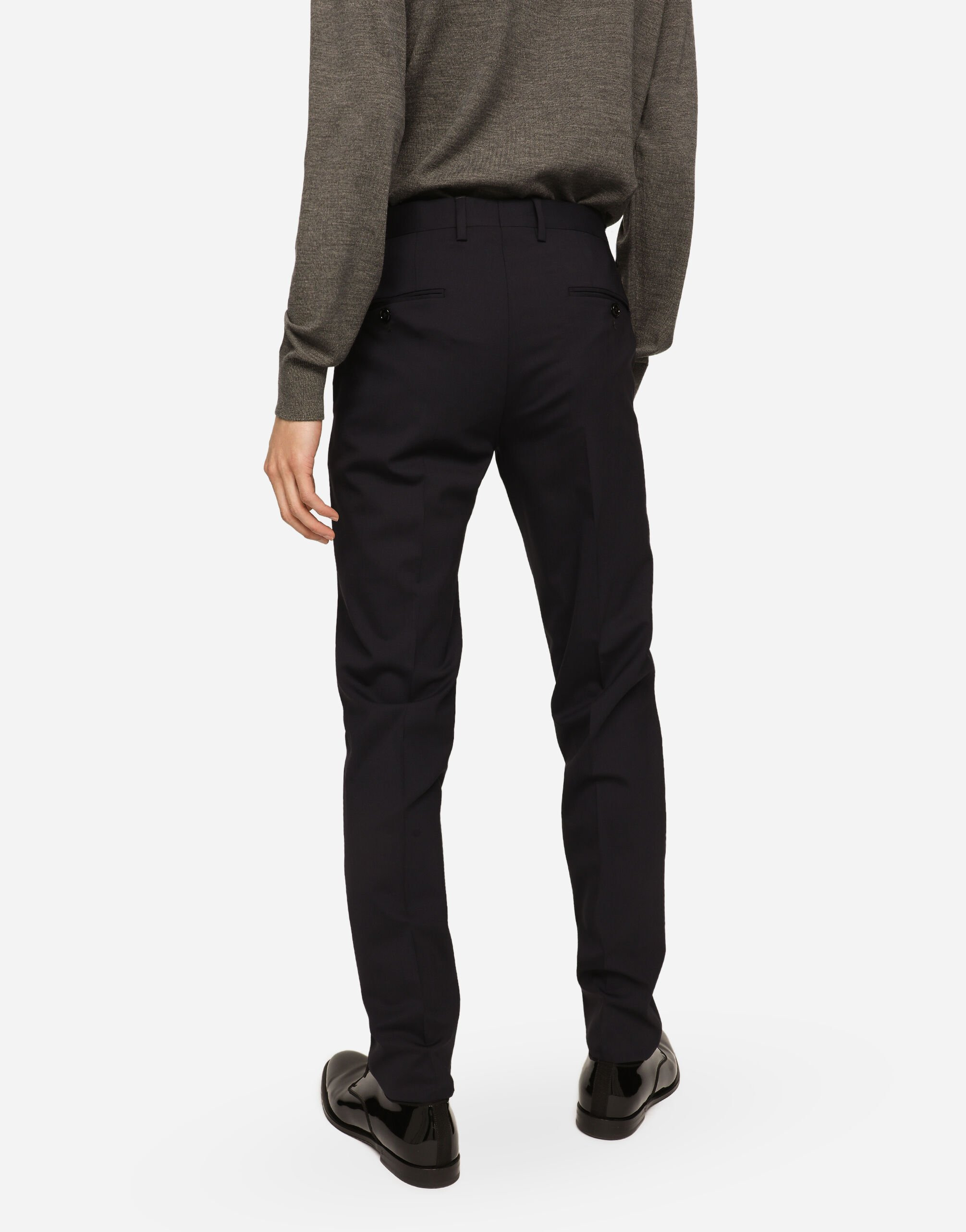 Wool turtle-neck sweater with branded tag - 7
