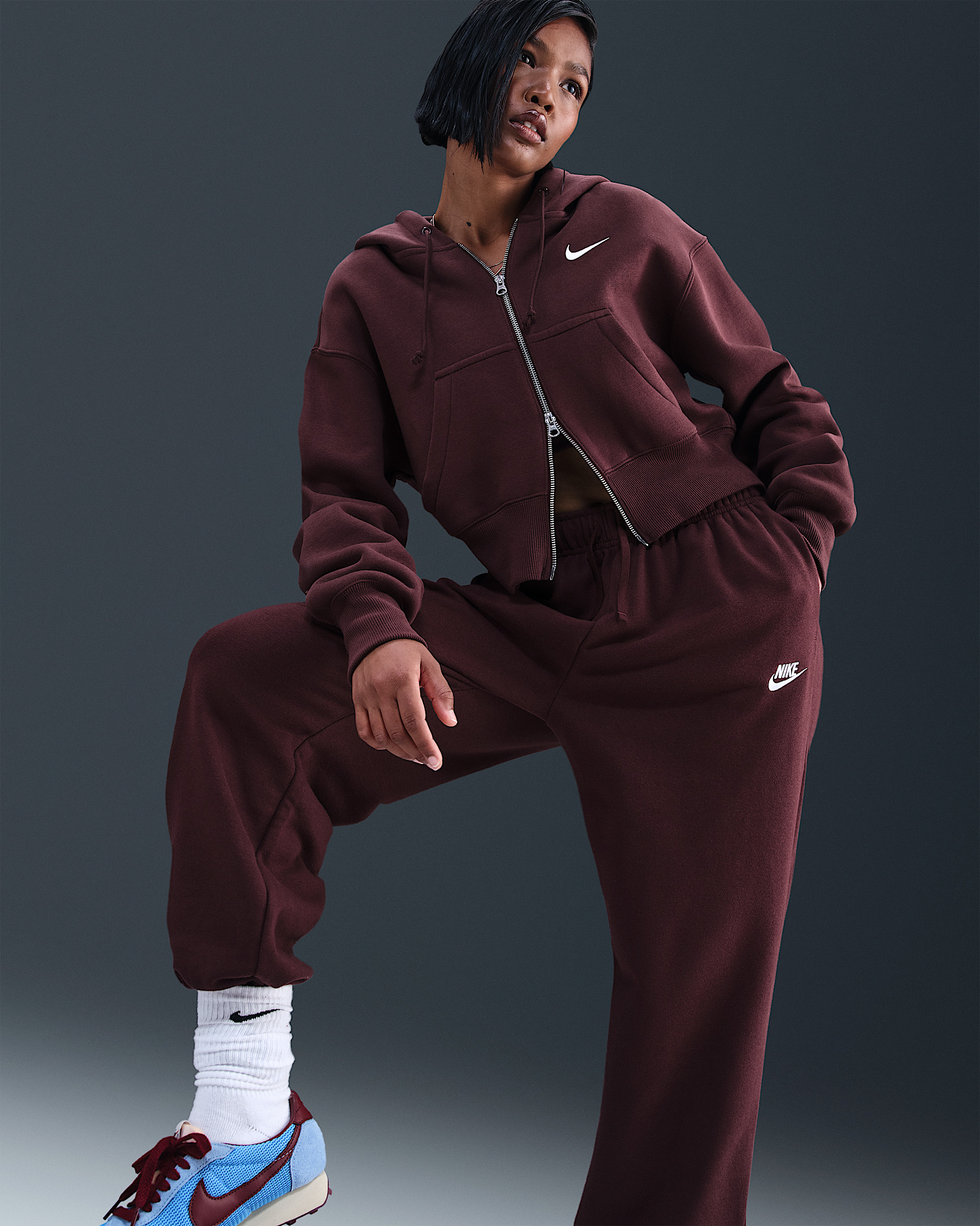 Nike Sportswear Club Fleece Women's Mid-Rise Oversized Sweatpants - 5