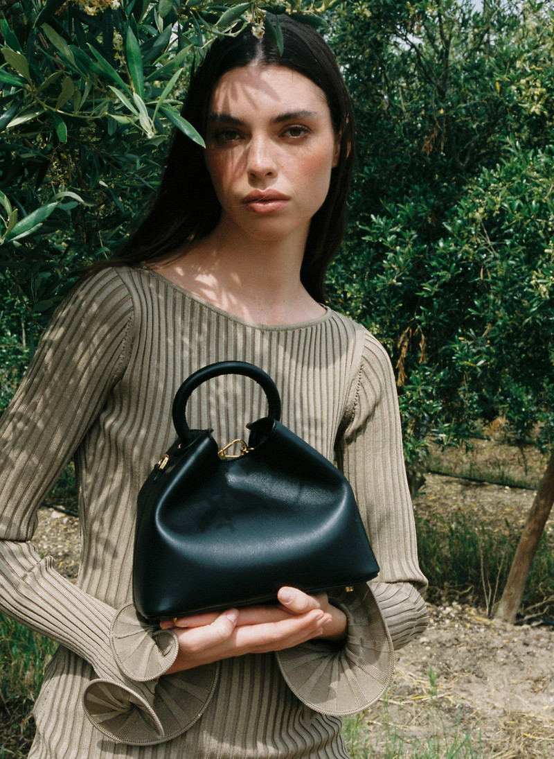 Elleme Baozi Leather Black outlook