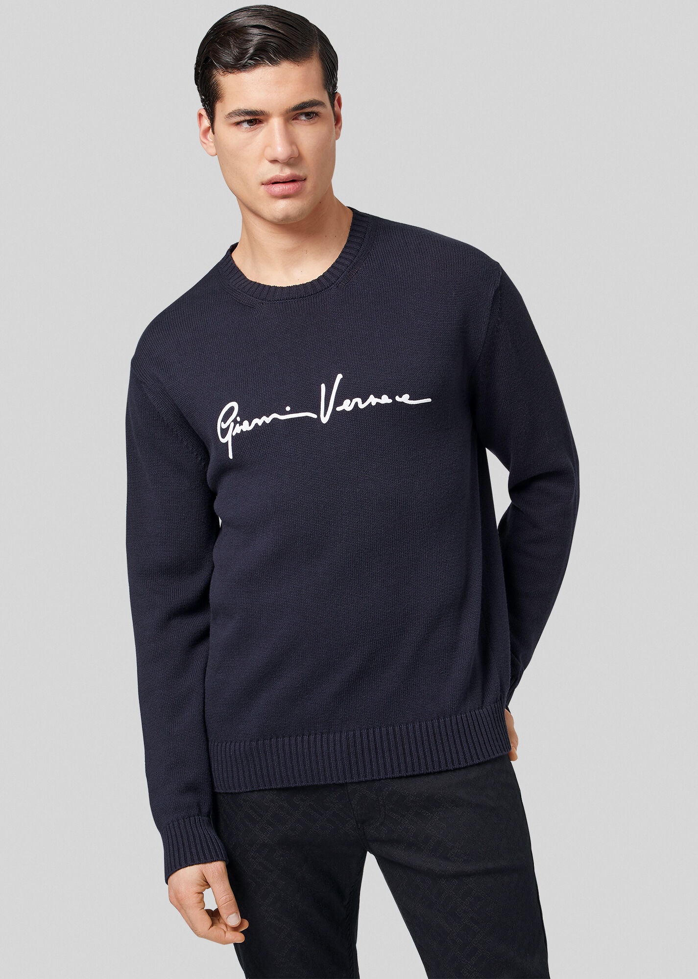 GV Signature Sweater - 3