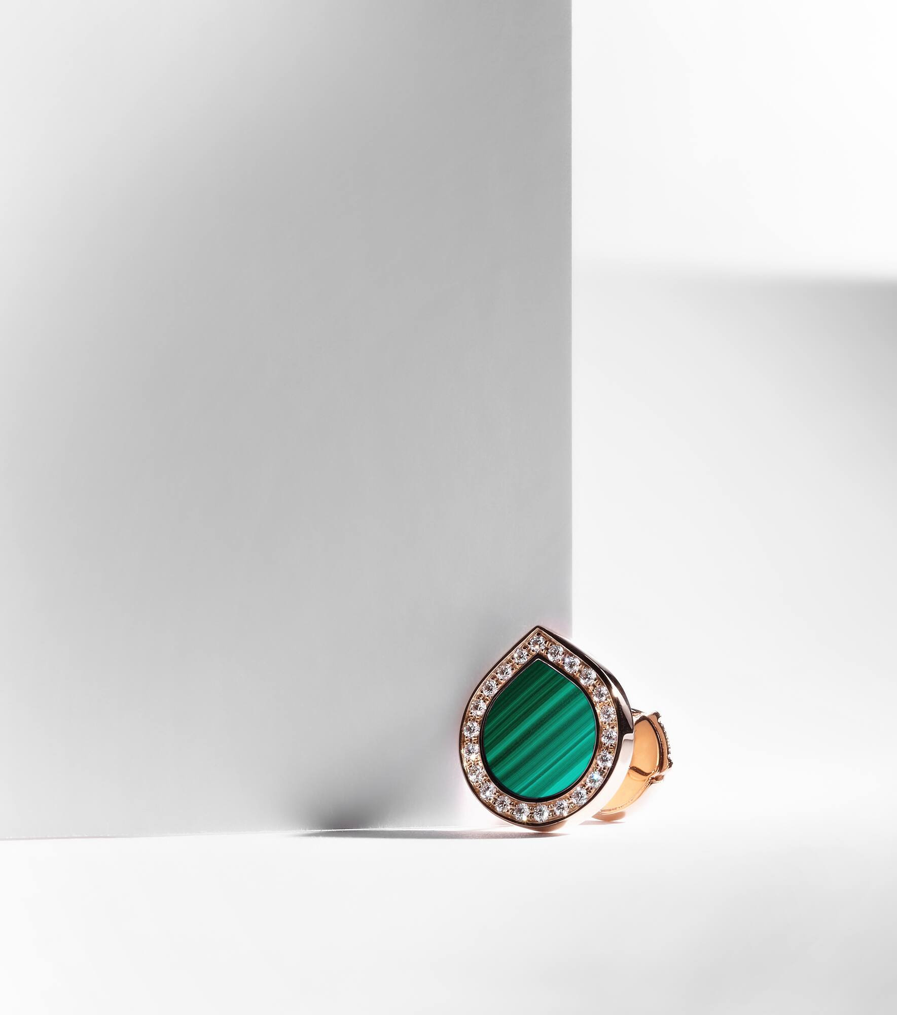 18kt rose gold single earring with malachite and diamonds - 5