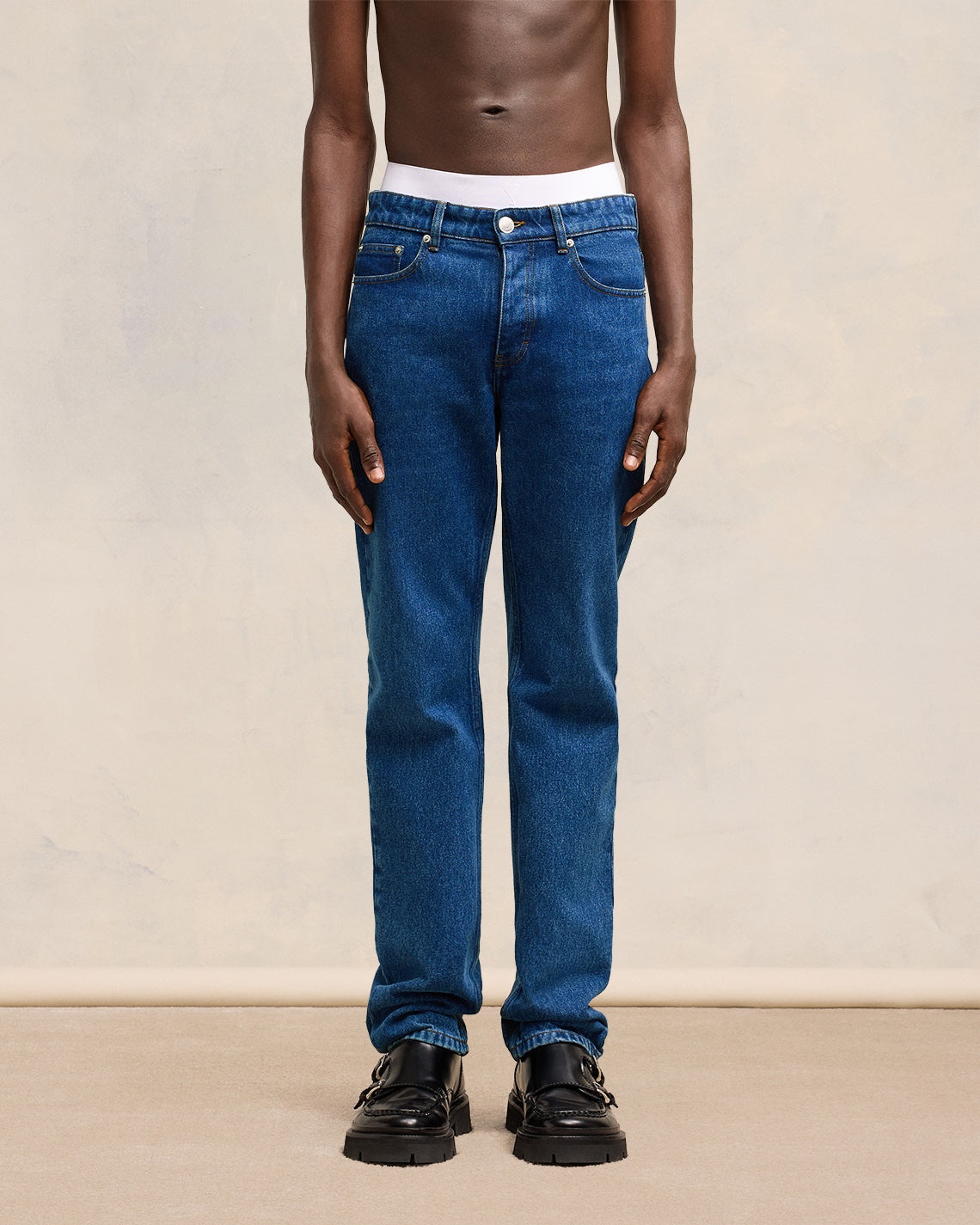 CLASSIC FIT JEANS - 3