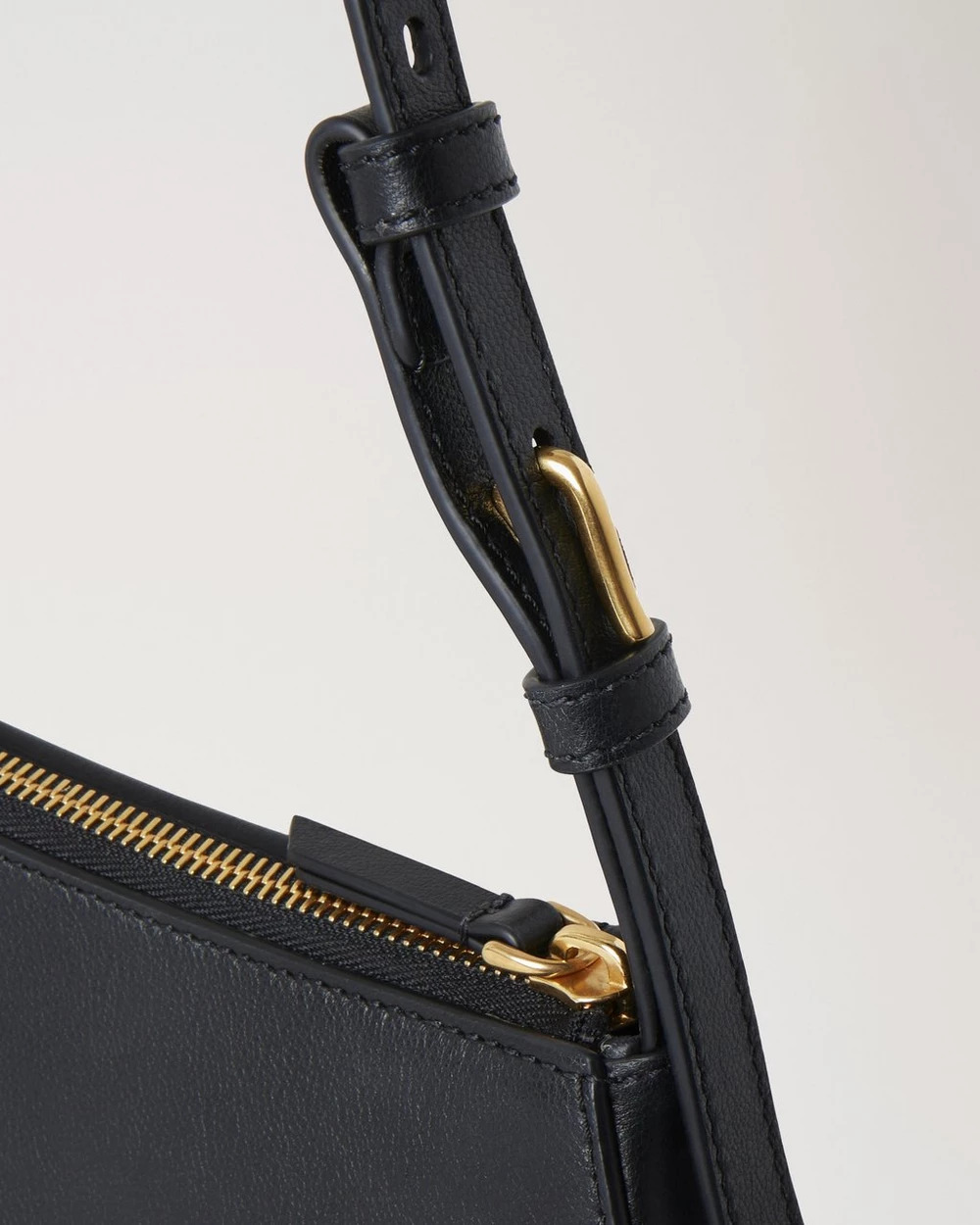 Clovelly Shoulder Bag Black Micro Classic Grain - 6