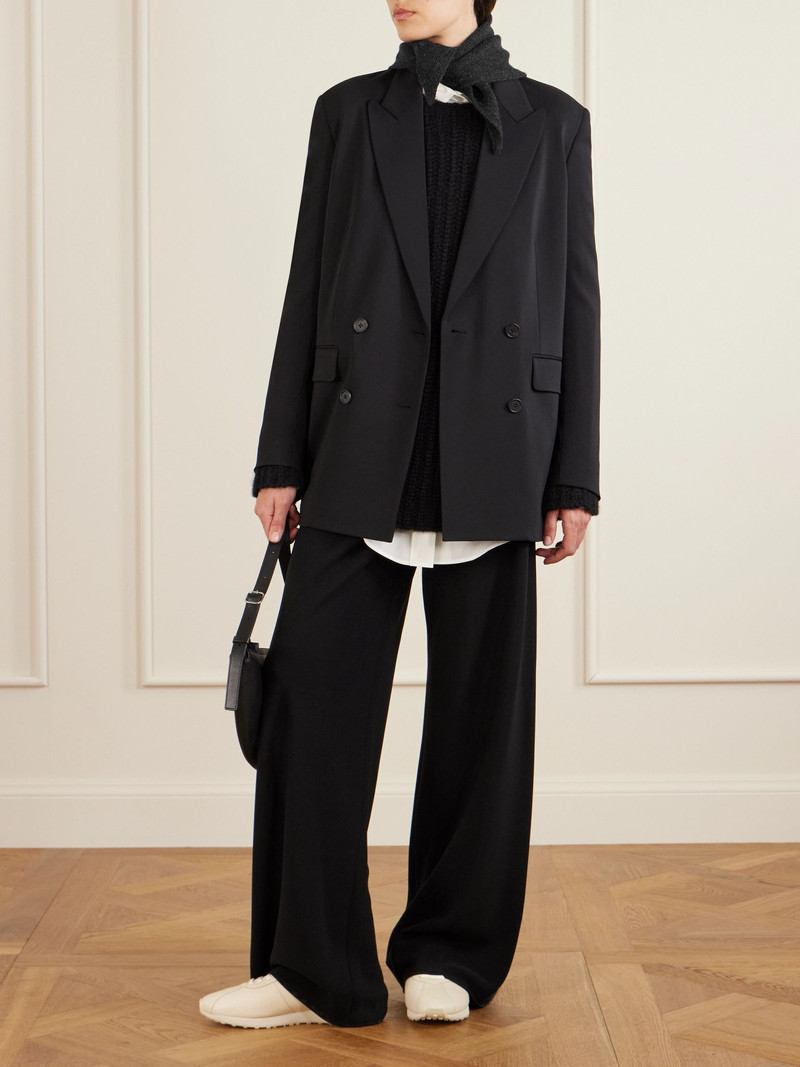 The Row Mentas cashmere scarf Dark gray outlook