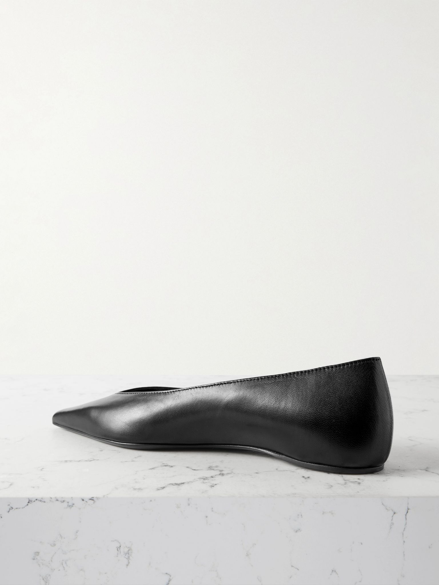 + NET SUSTAIN The Asymmetric Ballerina leather point-toe flats Black - 3