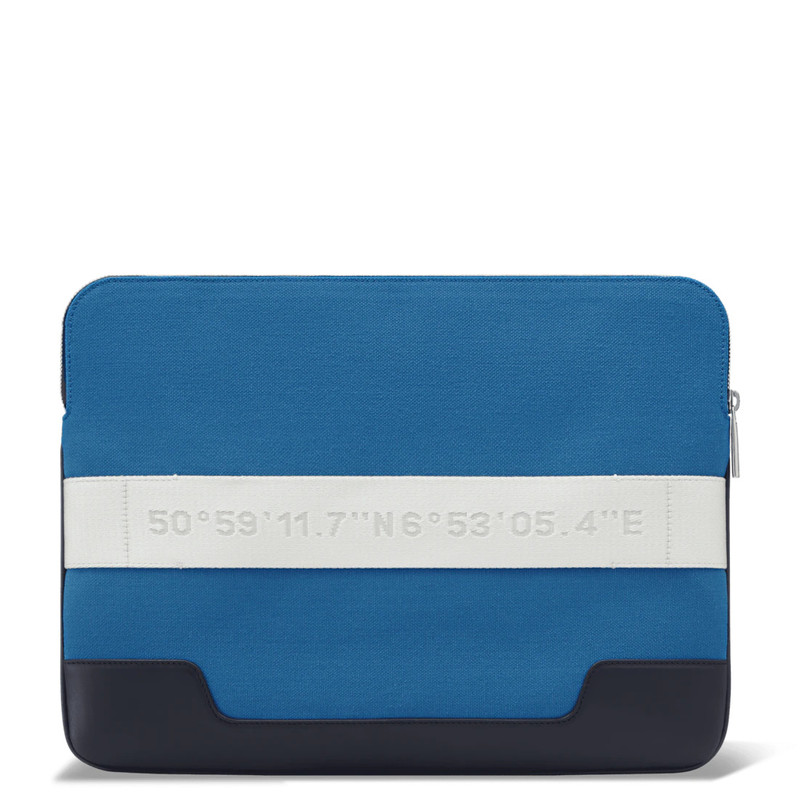 Never Still Flat Pouch 3